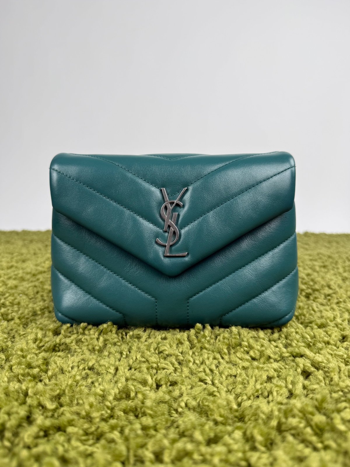 Borsa a tracolla Saint Laurent Toy LouLou Verde - Second Hand Di Fiore