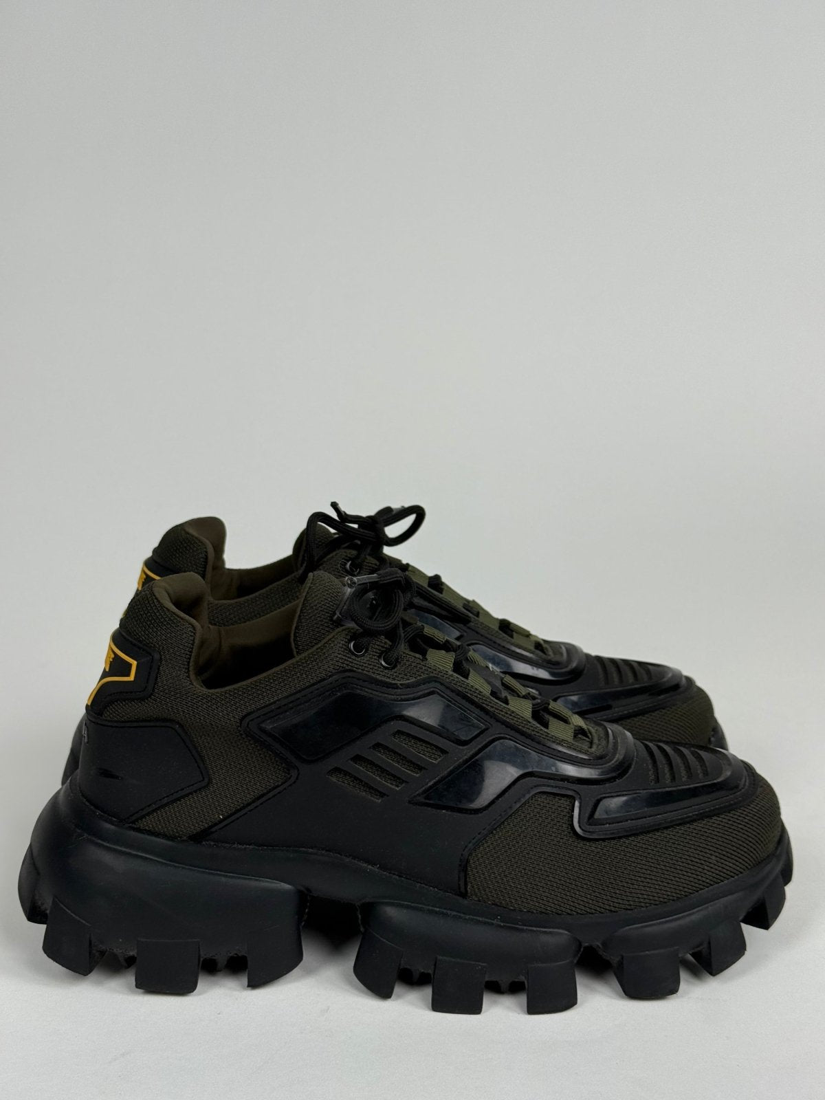 Prada Thunder Size 41 nere e verdi - Second Hand Di Fiore