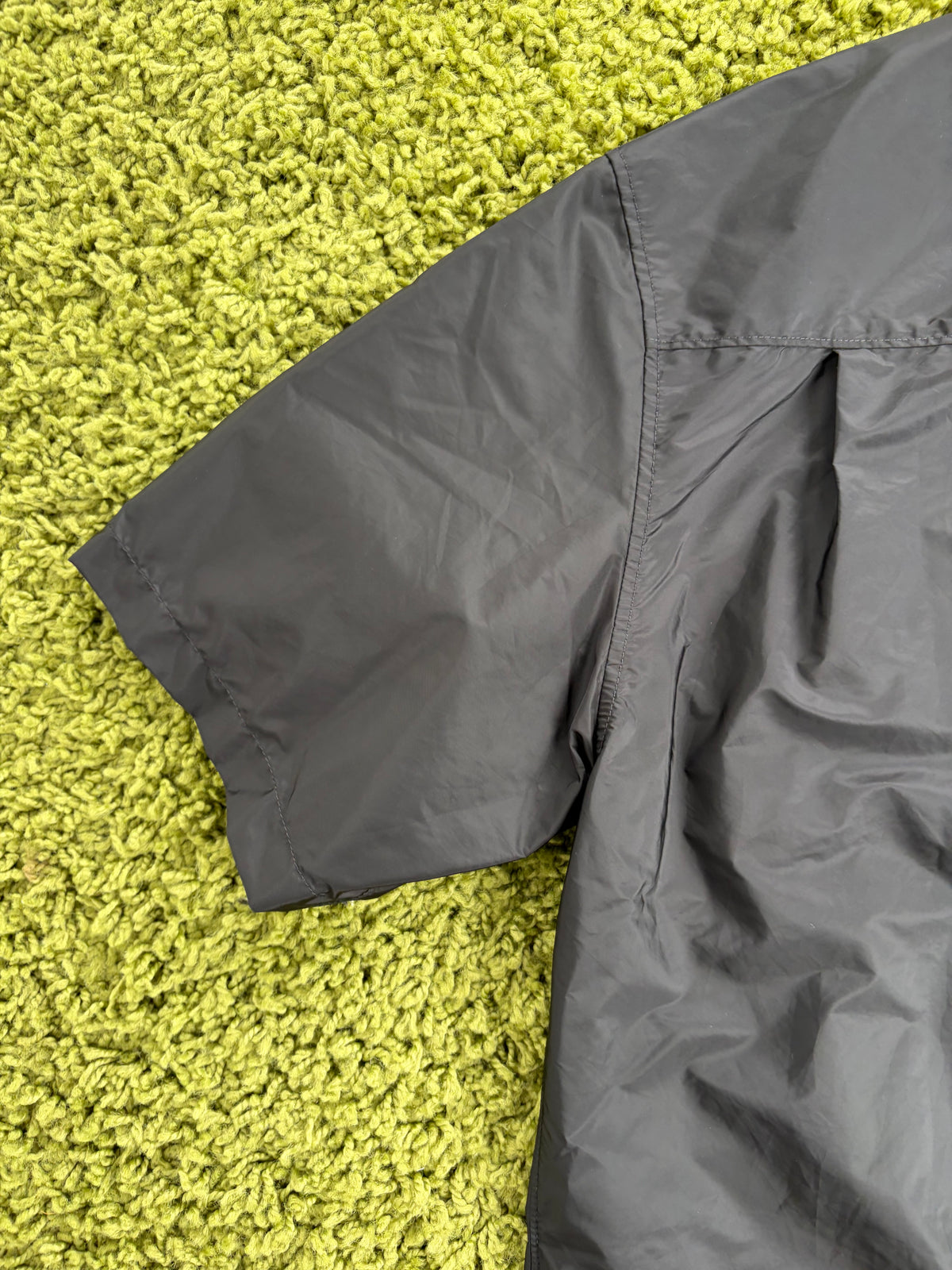 Giacca Prada in Re-Nylon Nera L
