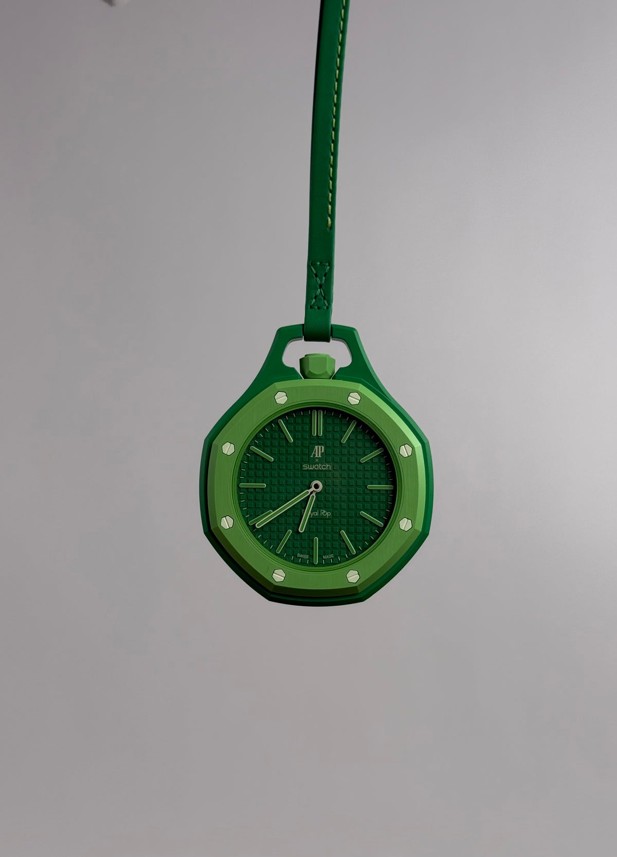 Audemars Piguet x Swatch della collezione Bioceramic Royal Pop