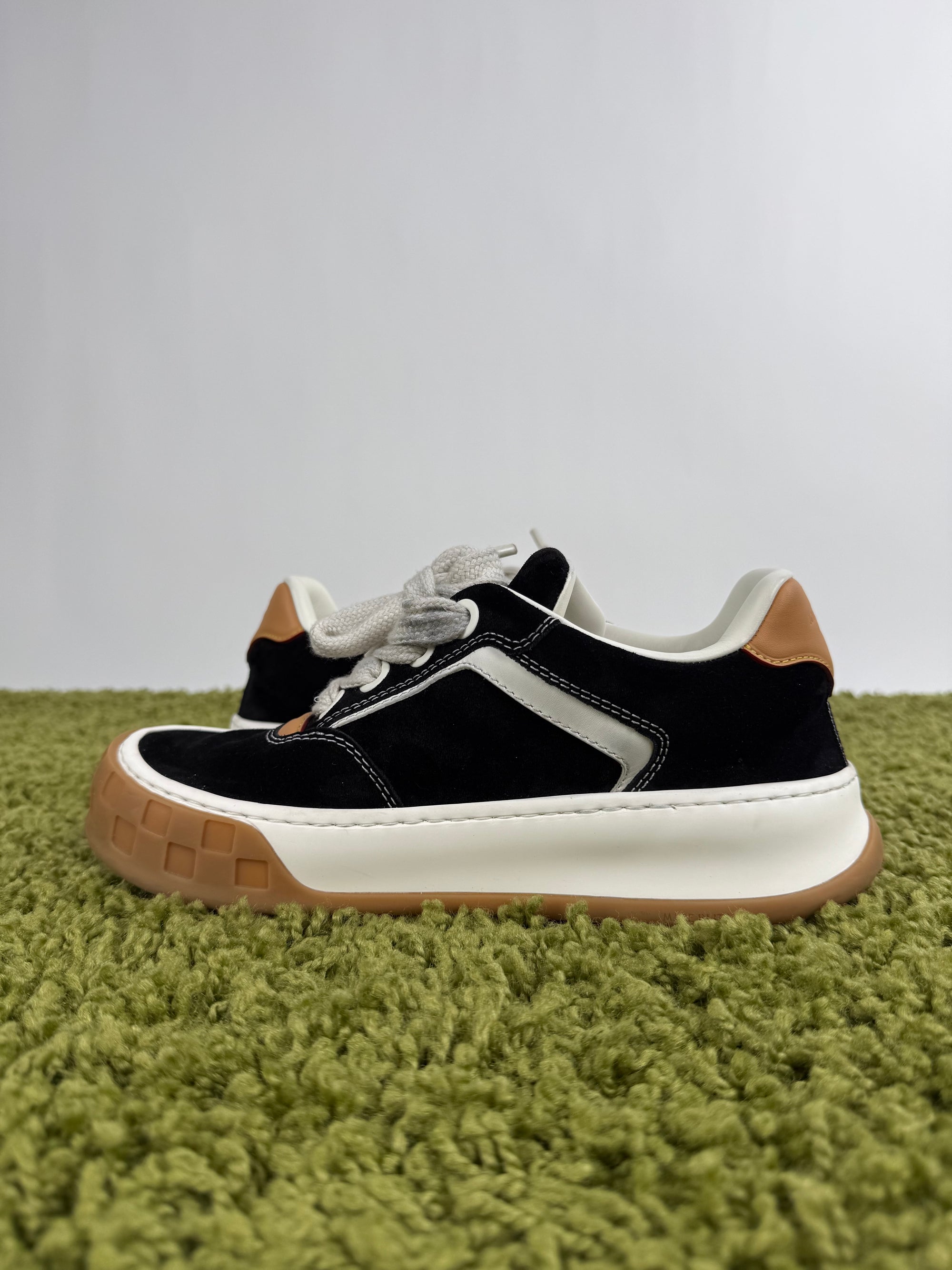 Lv Tilted Louis Vuitton Nero 7.5