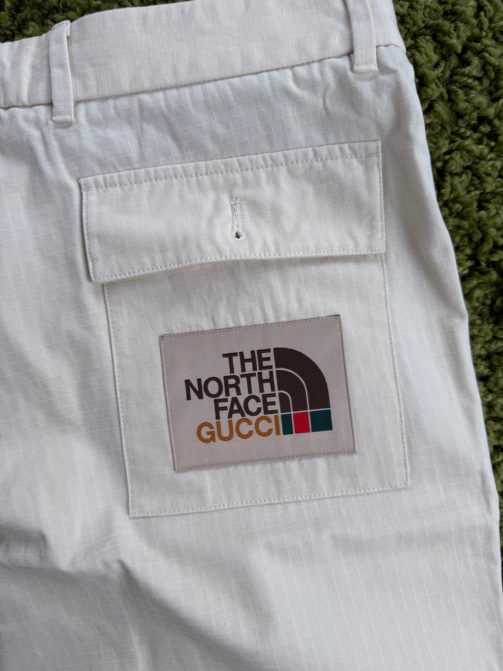 Pantaloncino Cargo North Face X Gucci Bianco 48