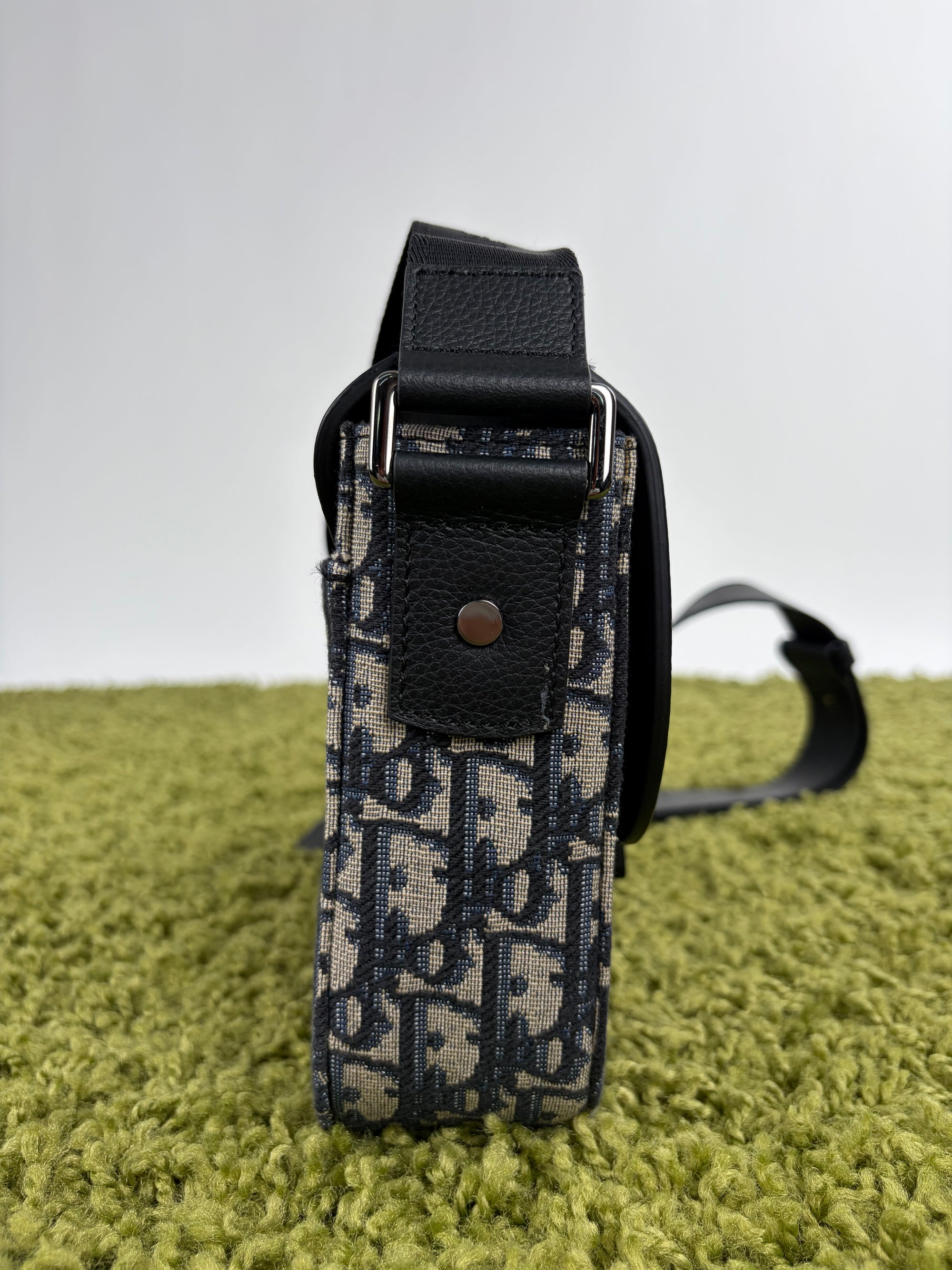 Borsello Dior Monogram blu e grigio