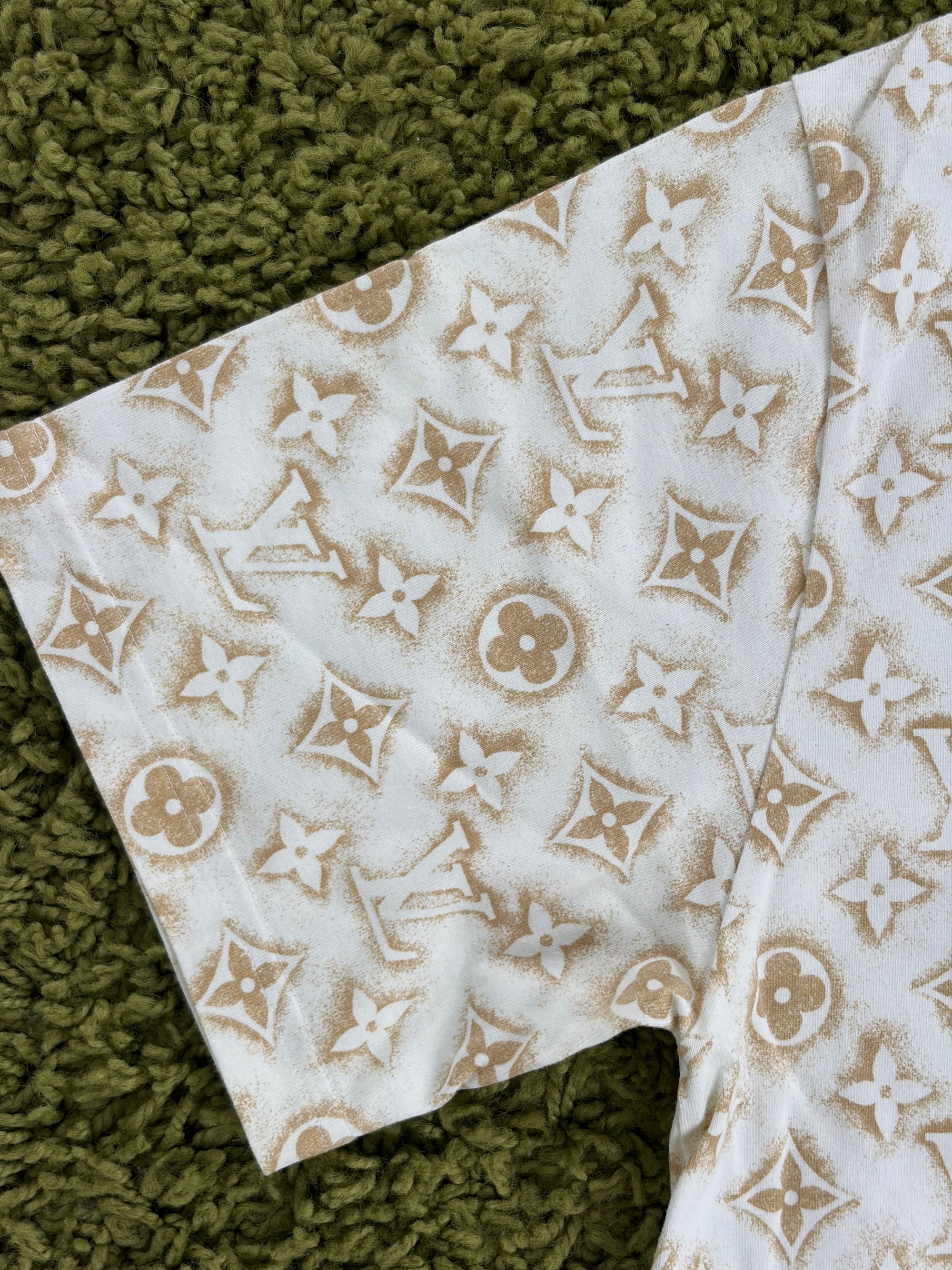 T shirt Louis Vuitton Size L bianca e oro