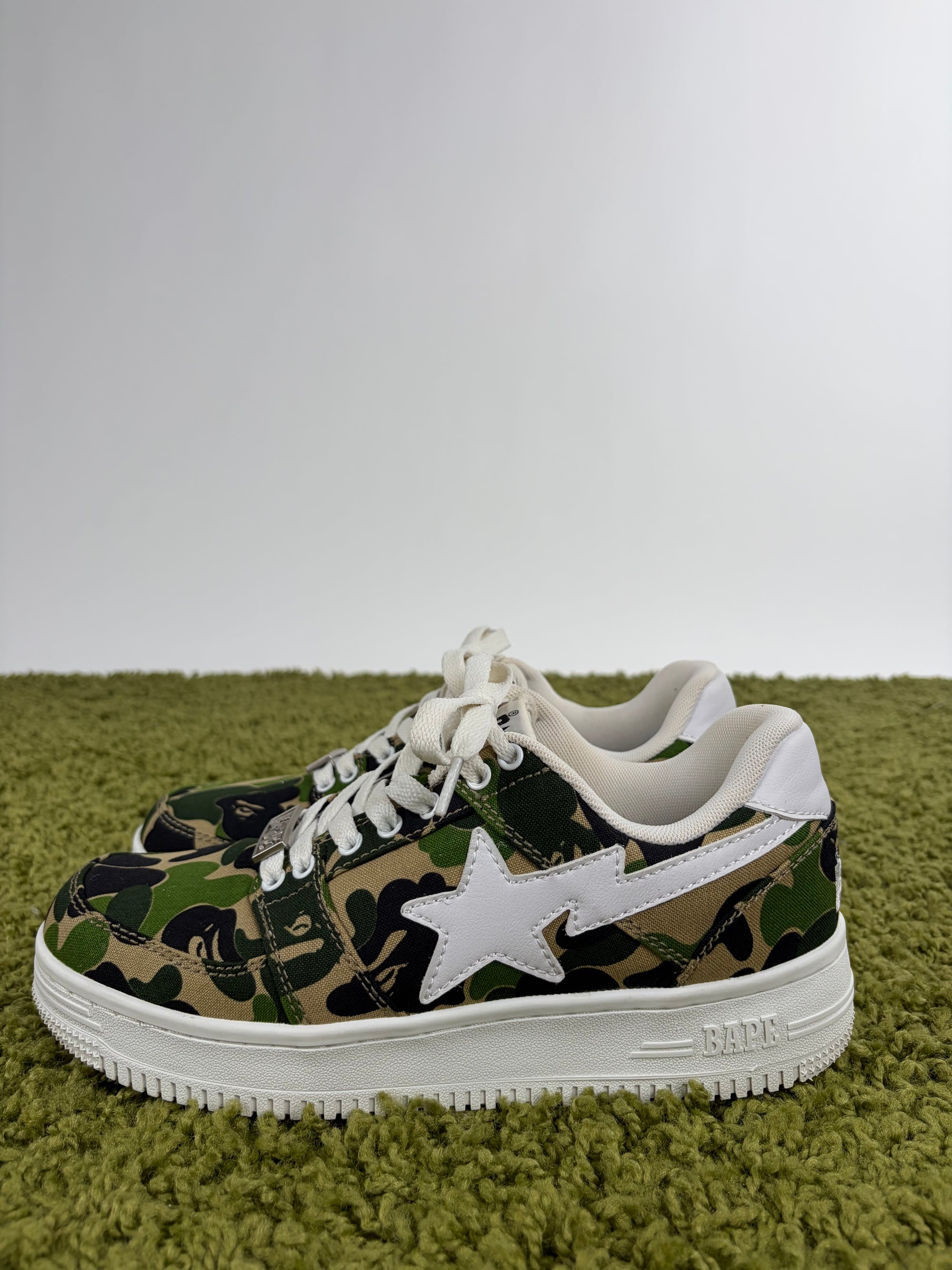 A bathing Ape Size 8.5=42.5 verdi e bianche