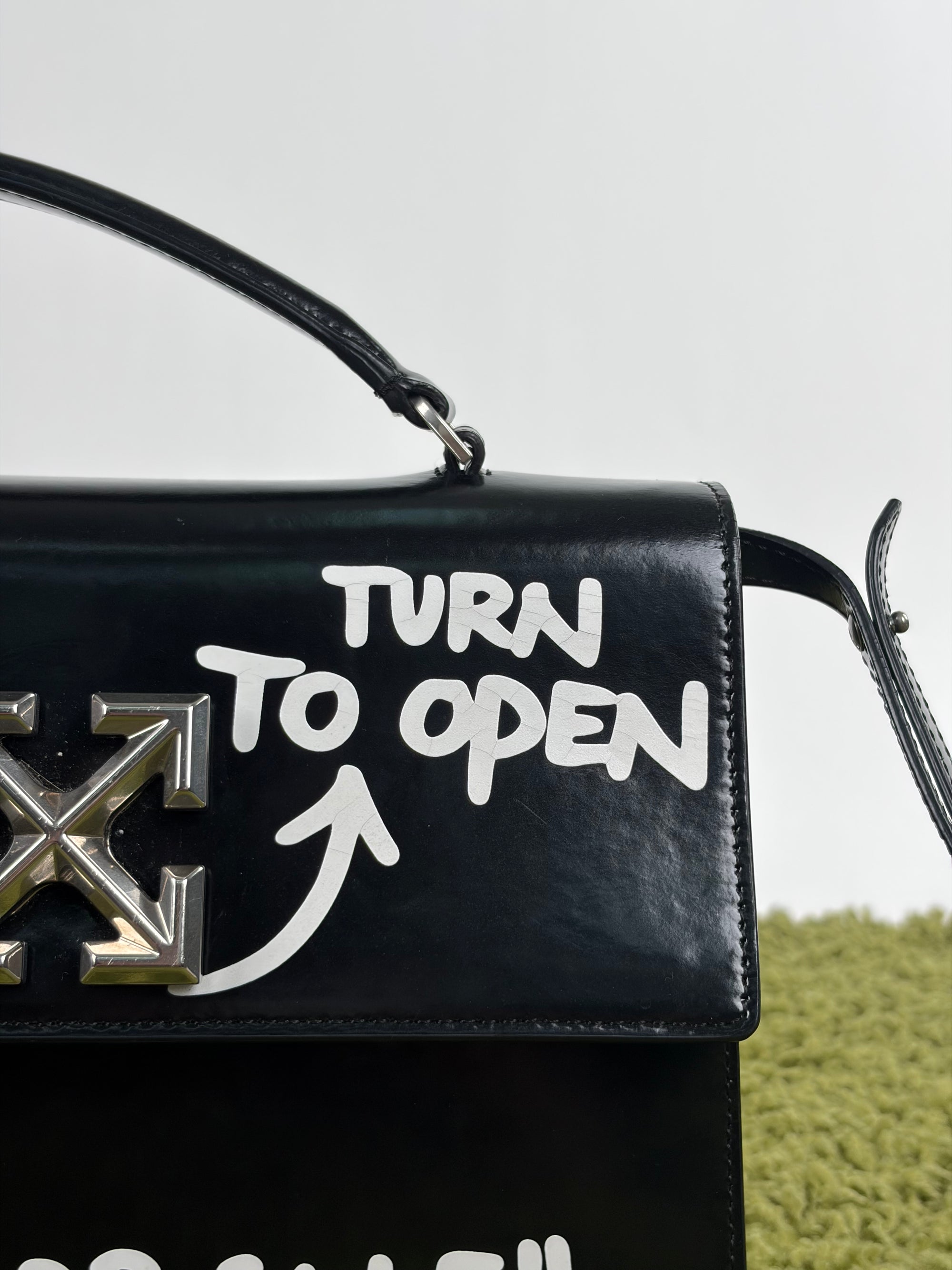 Borsa off white Jitney 2.8 nera e bianca