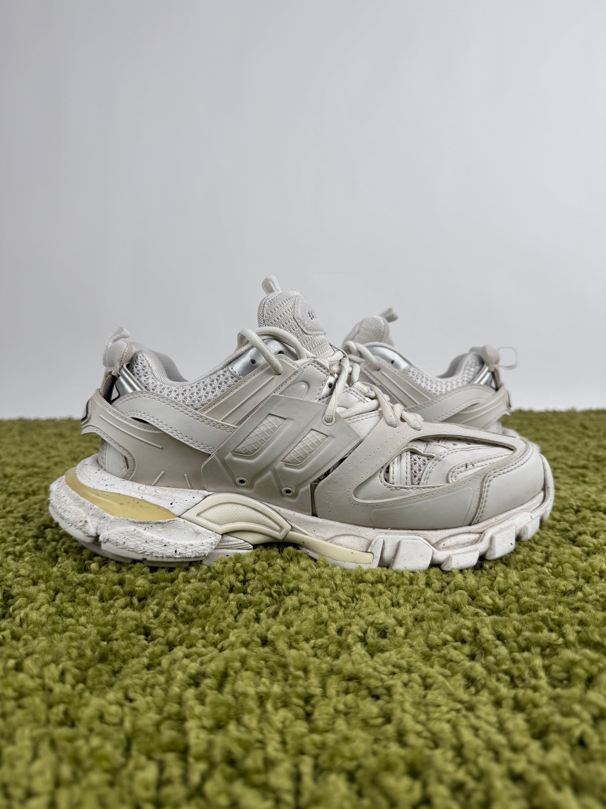 Balenciaga Track 40