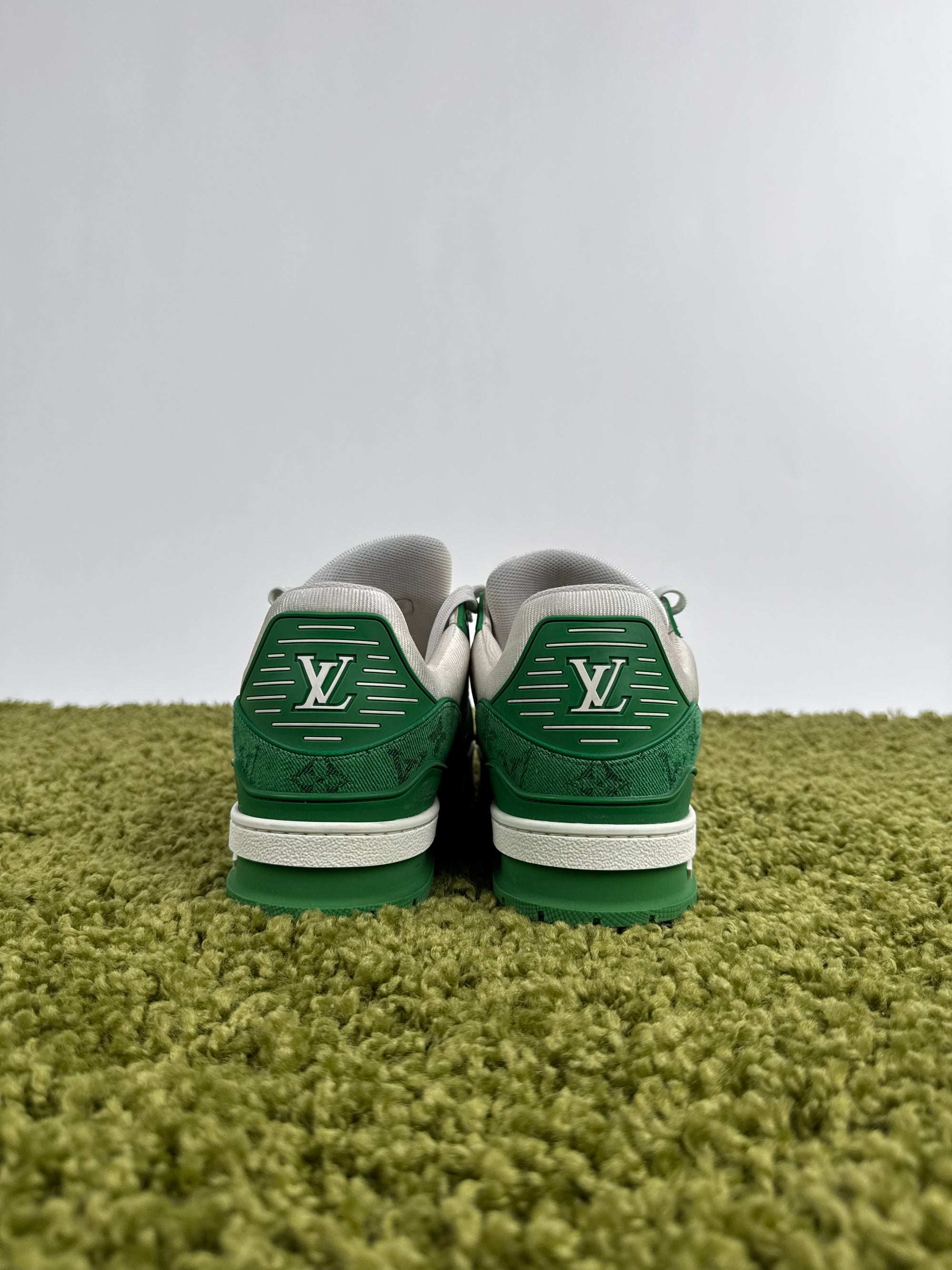 Louis Vuitton Trainer 42 veste 43