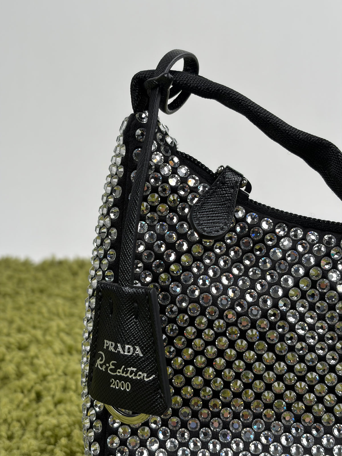 Borsa Prada Re Edition Nera con Cristalli