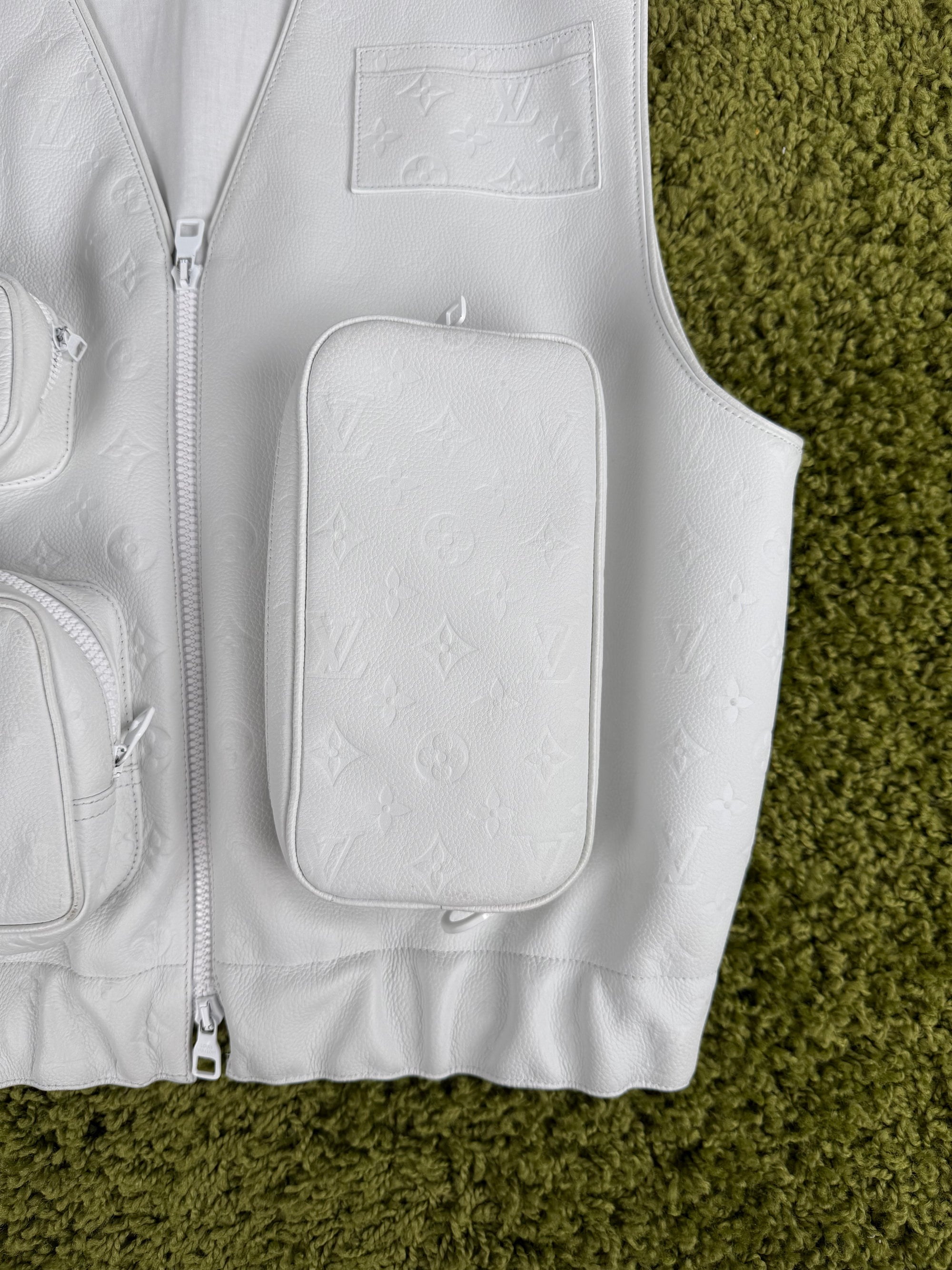 Gilet Louis Vuitton X Virgil Abloh in pelle Monogram Bianco 54