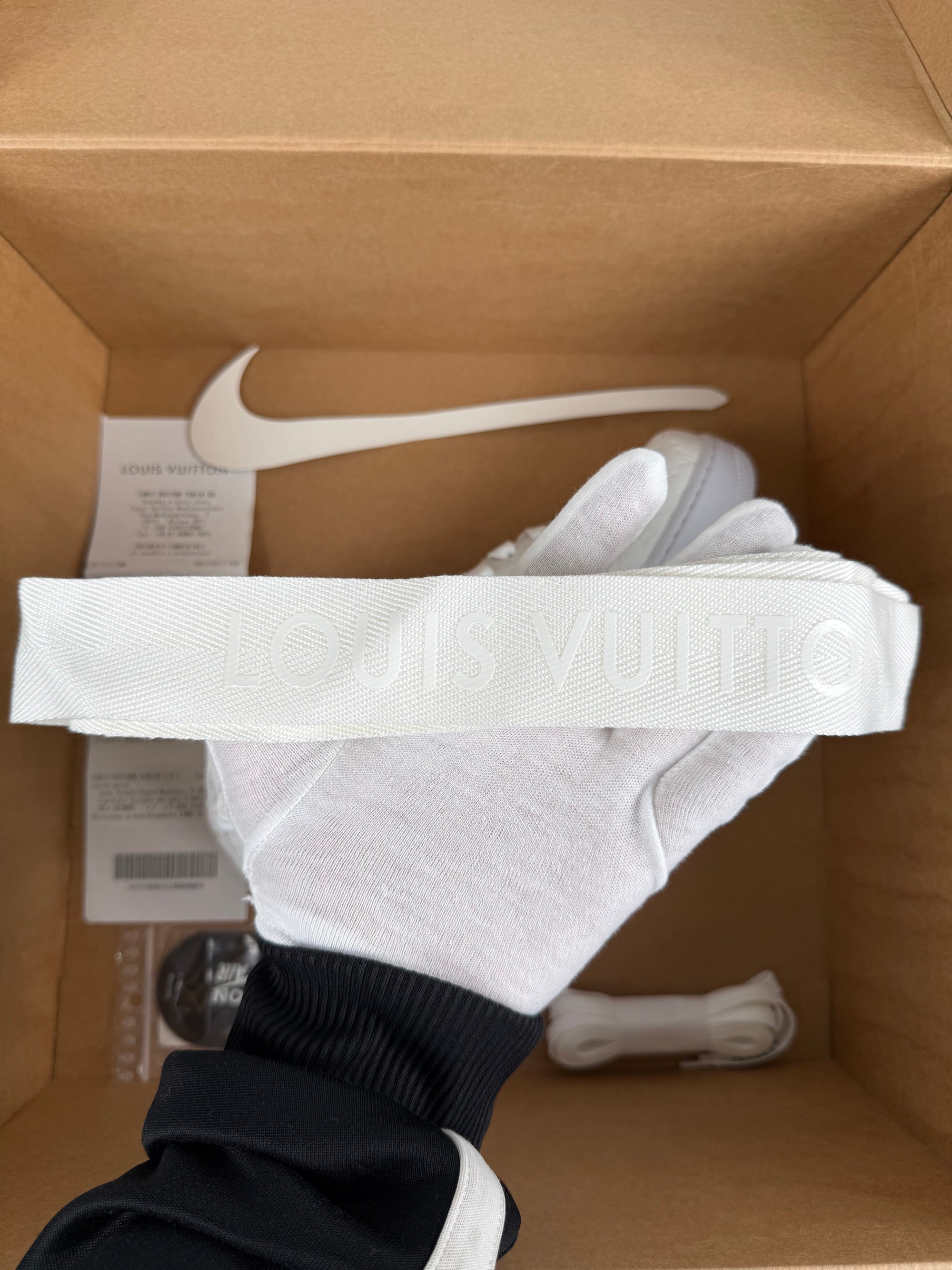 Louis Vuitton x Nike air force 1 High 42