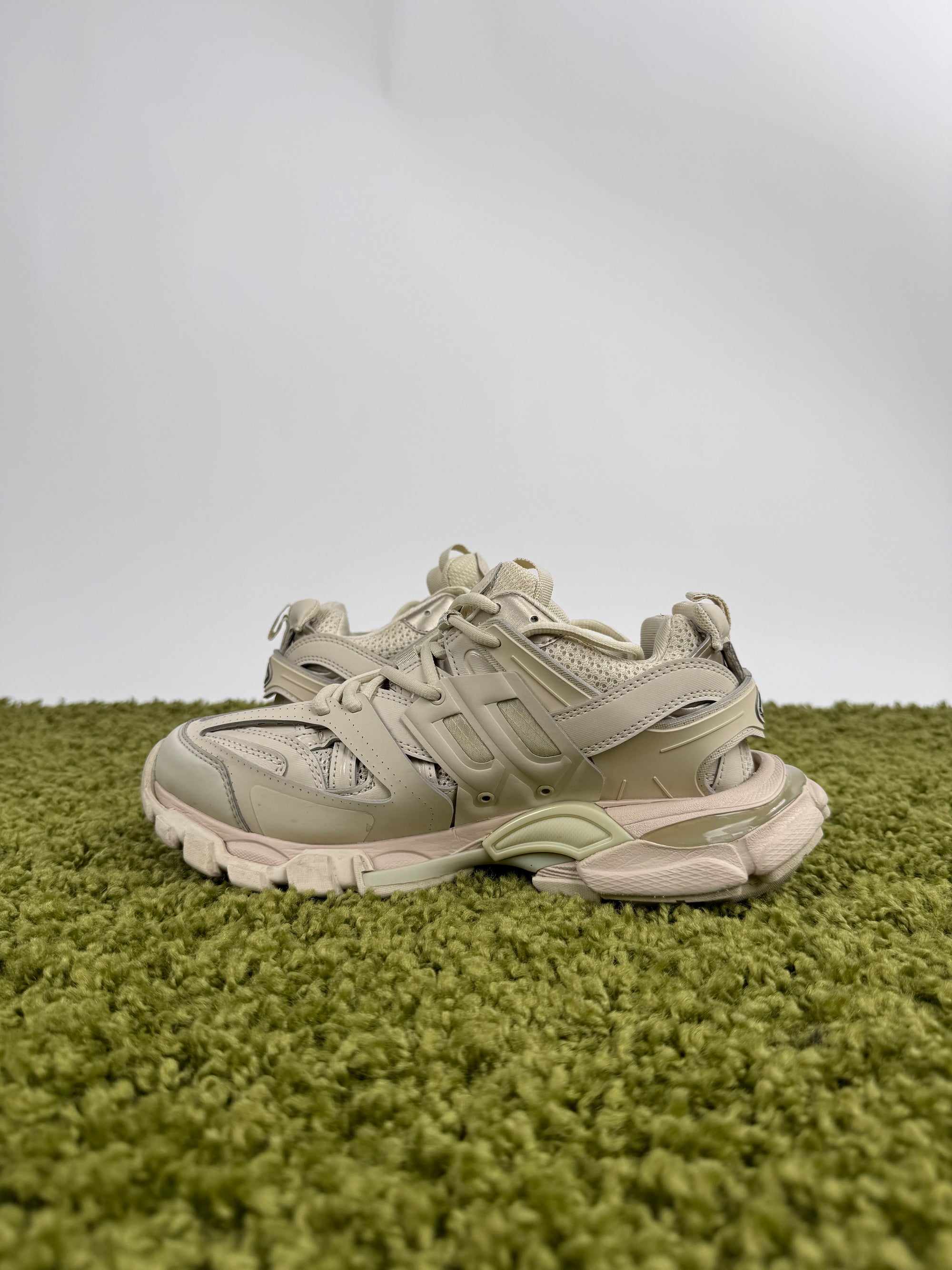 Balenciaga Track 39