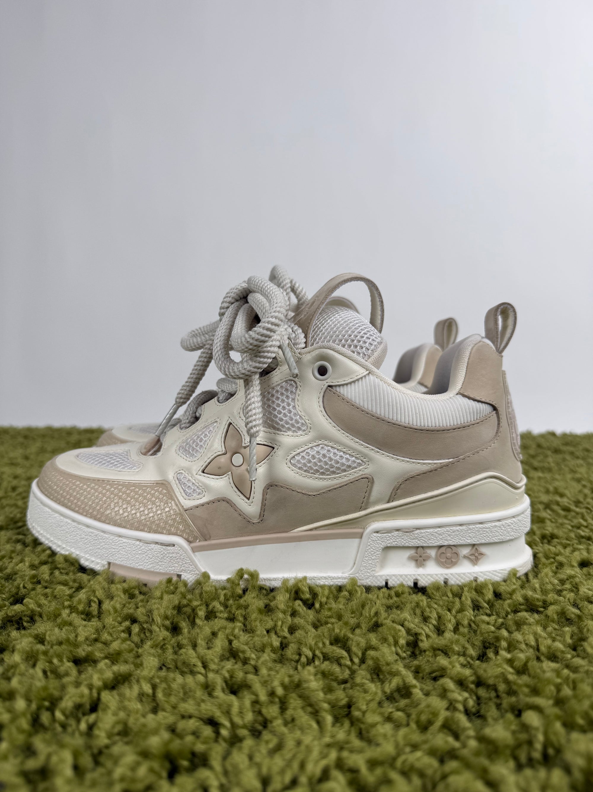 Louis Vuitton Skate beige 6.5