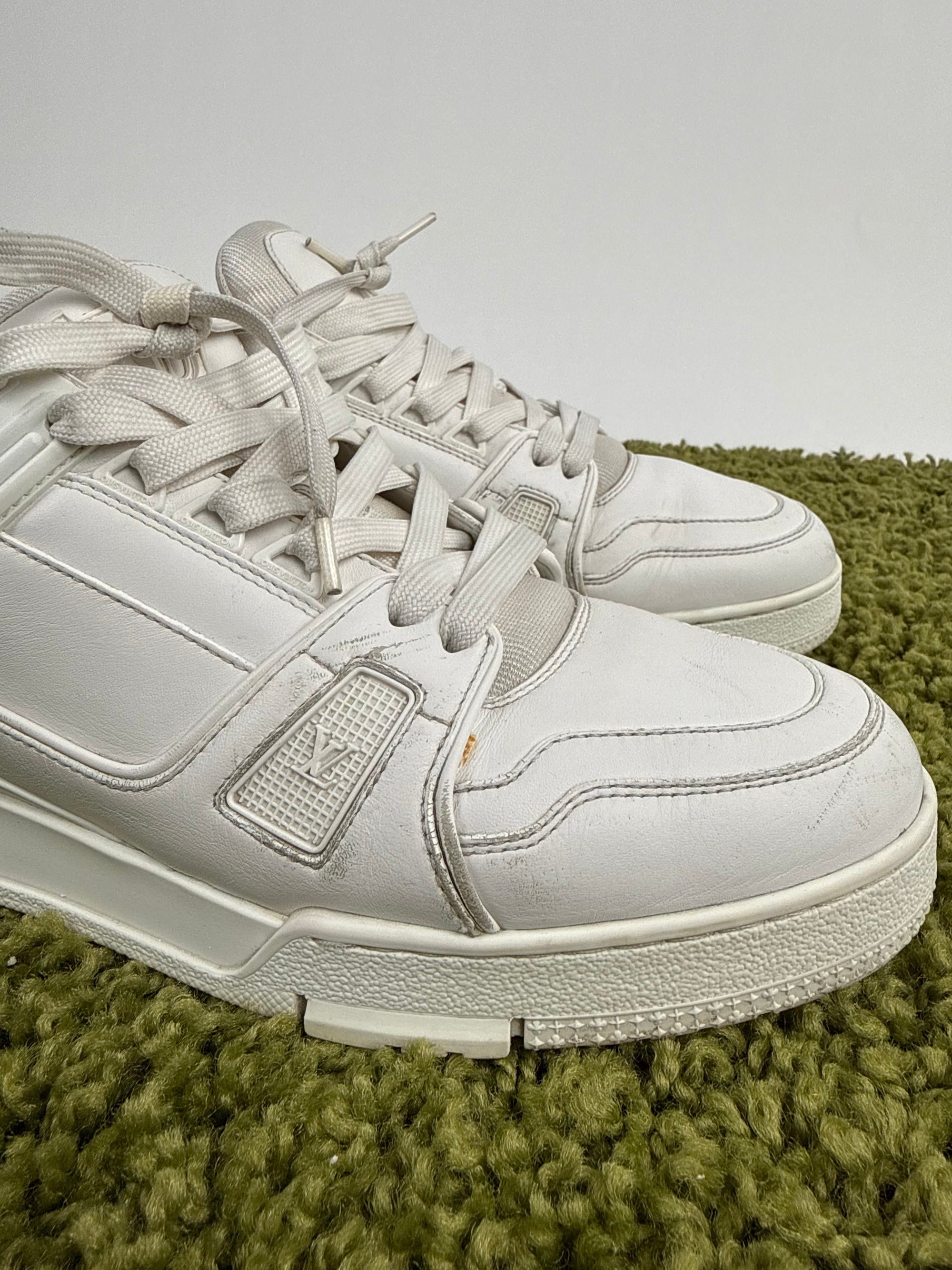 Louis Vuitton Trainer 42 veste 43
