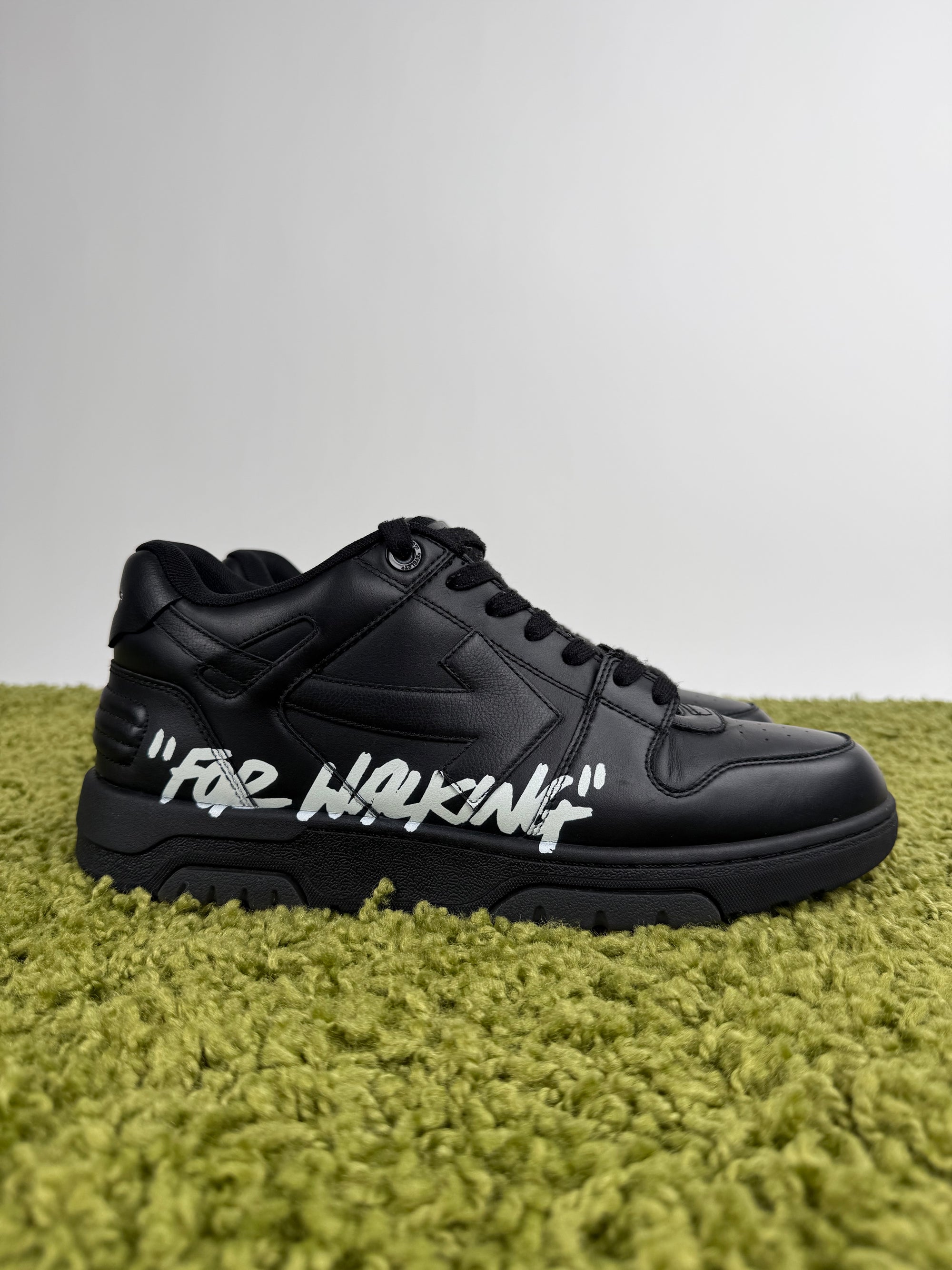 Off White “For Walking” Nero 45