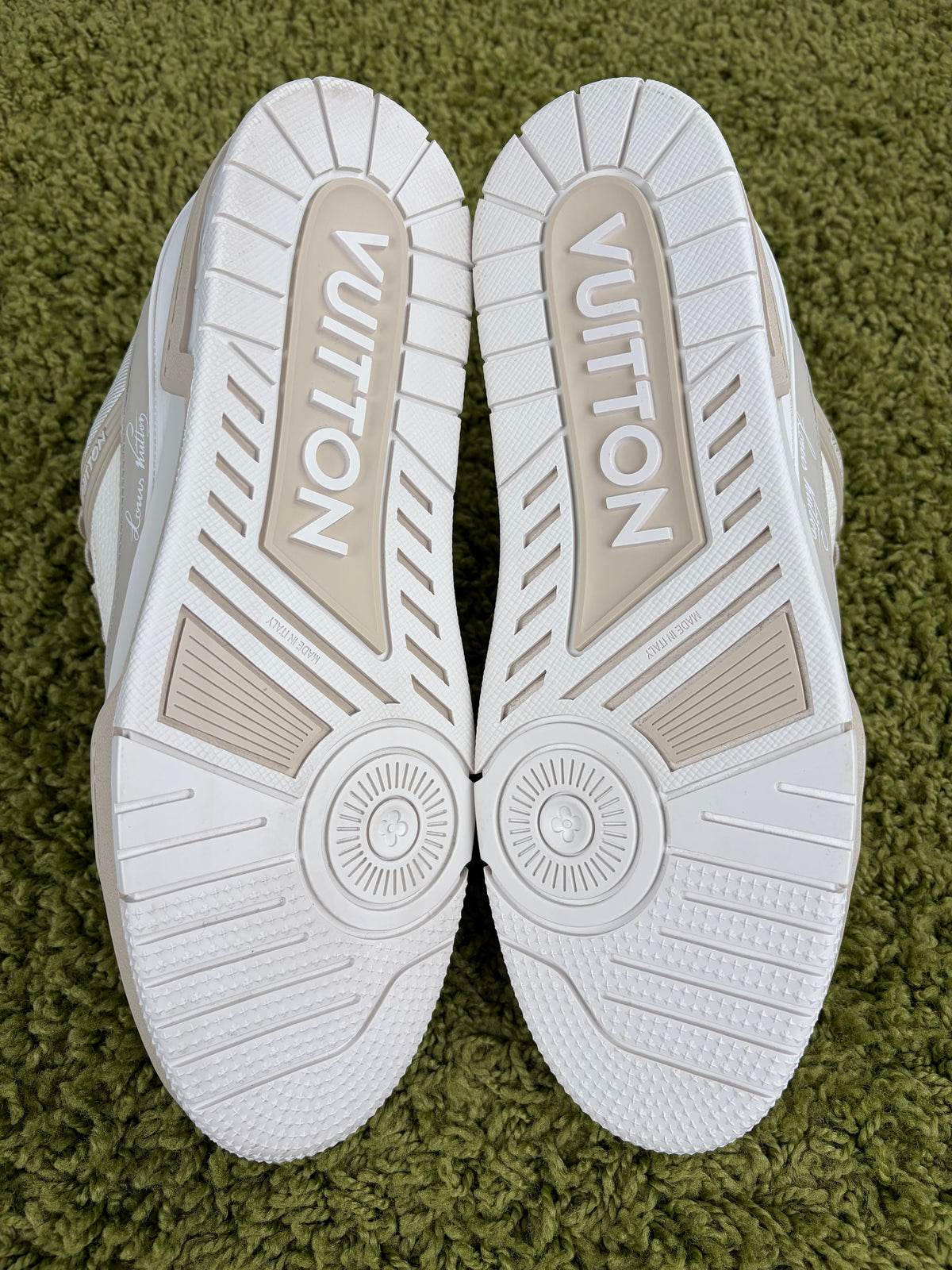 Louis Vuitton Trainer Beige 10