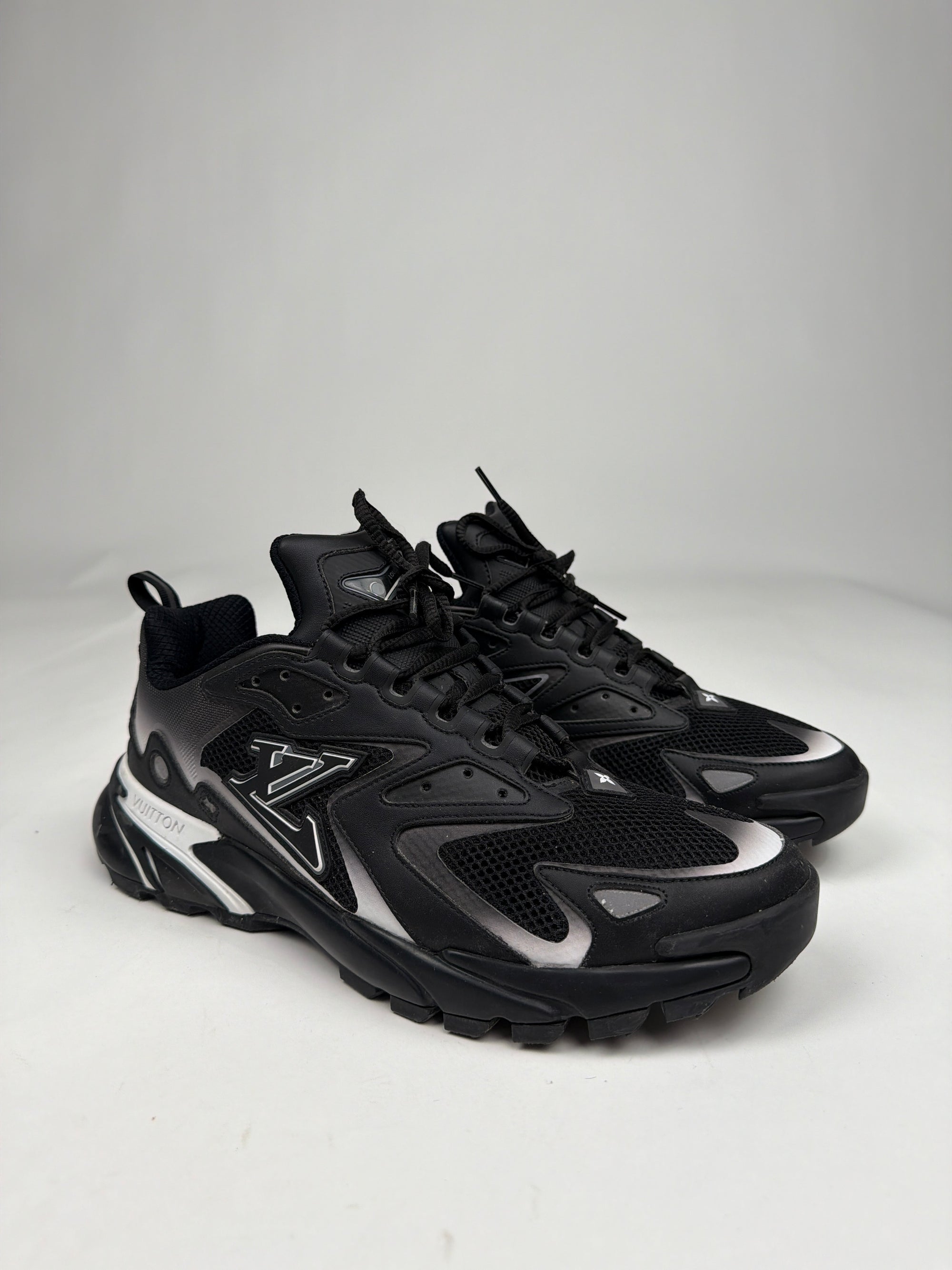 Louis Vuitton runner 10