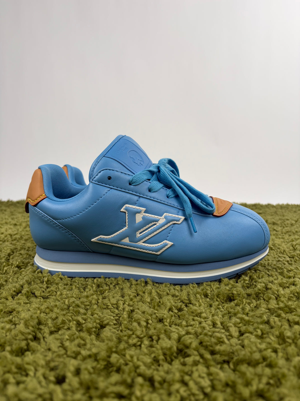 Louis Vuitton Buttersoft Blu 6.5