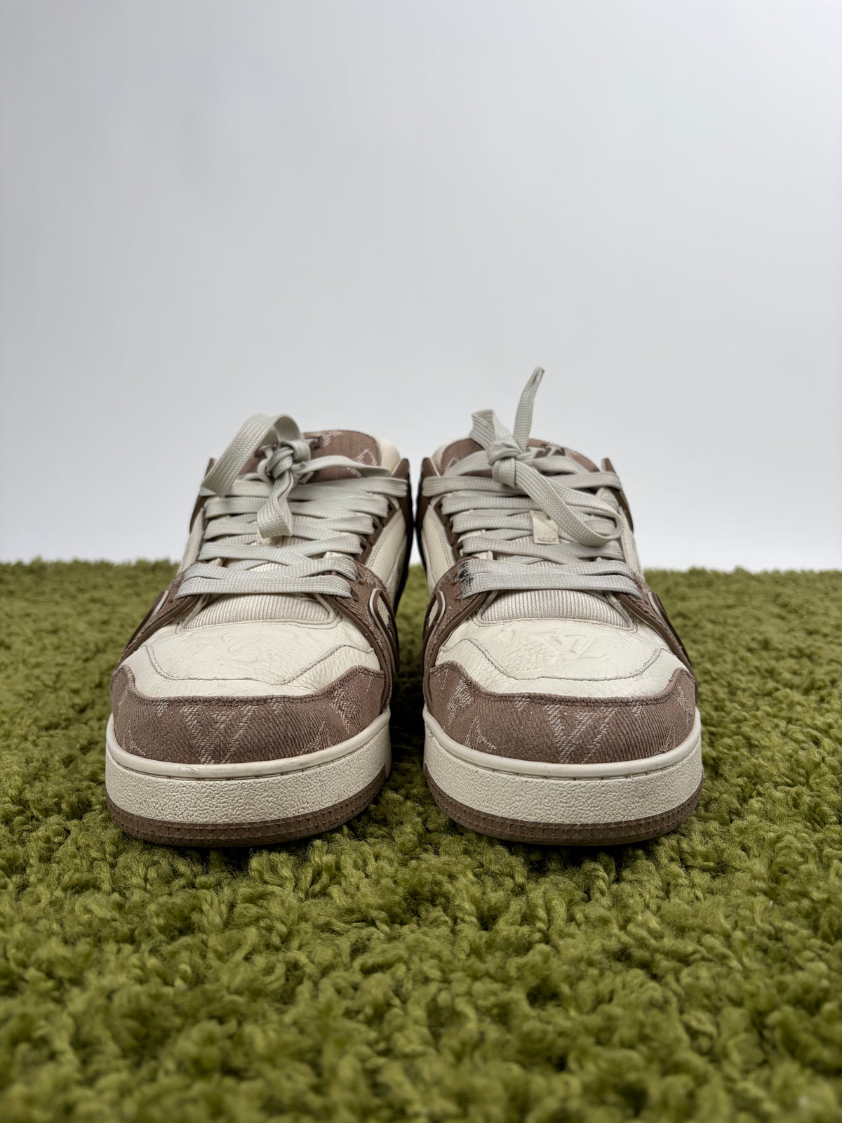 Louis Vuitton Trainer in Denim Marrone 7.5