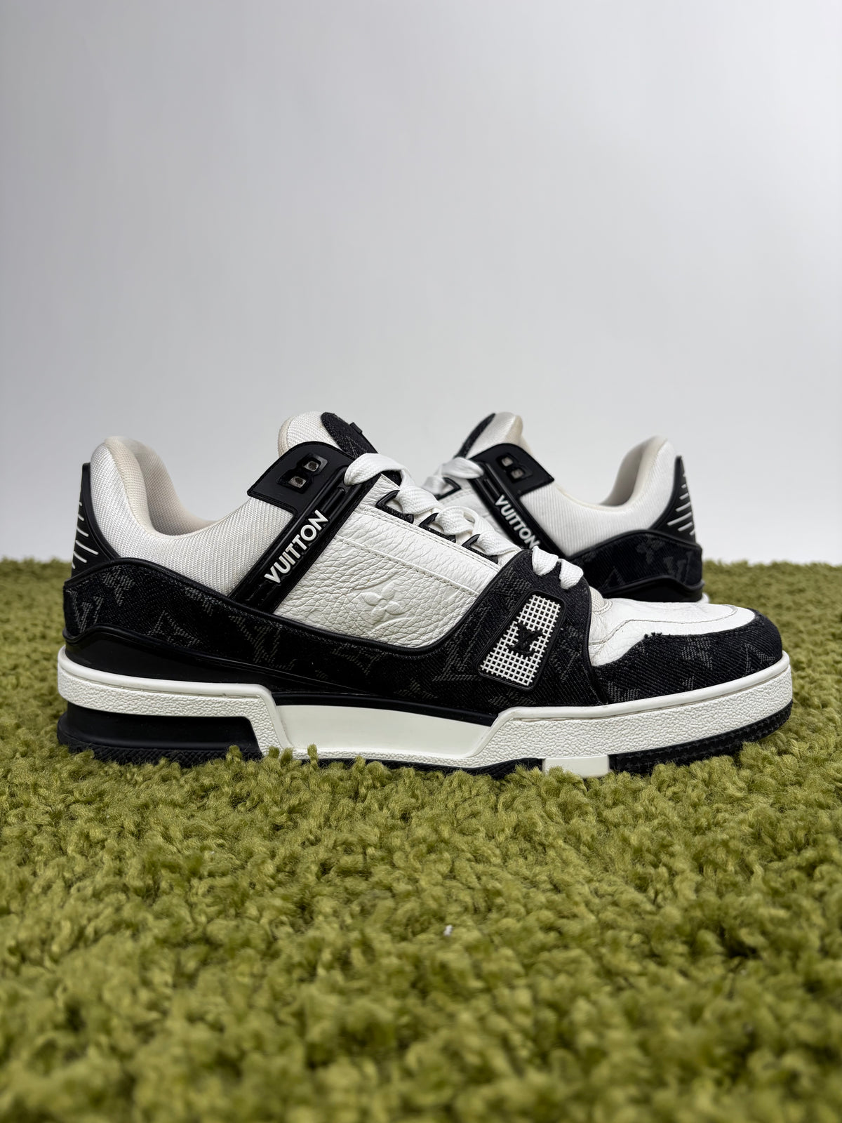 Louis Vuitton Trainer in Denim Nero 7.5