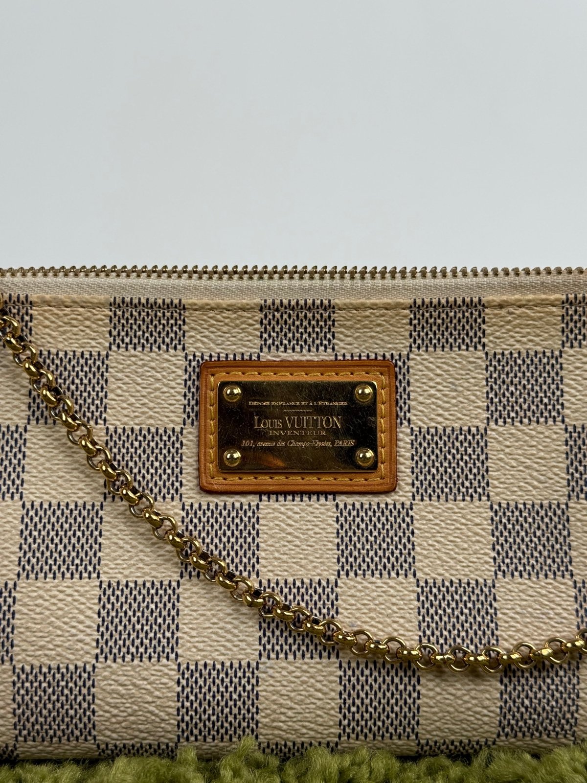 Pochette Milla MM Louis Vuitton Bianca - Second Hand Di Fiore