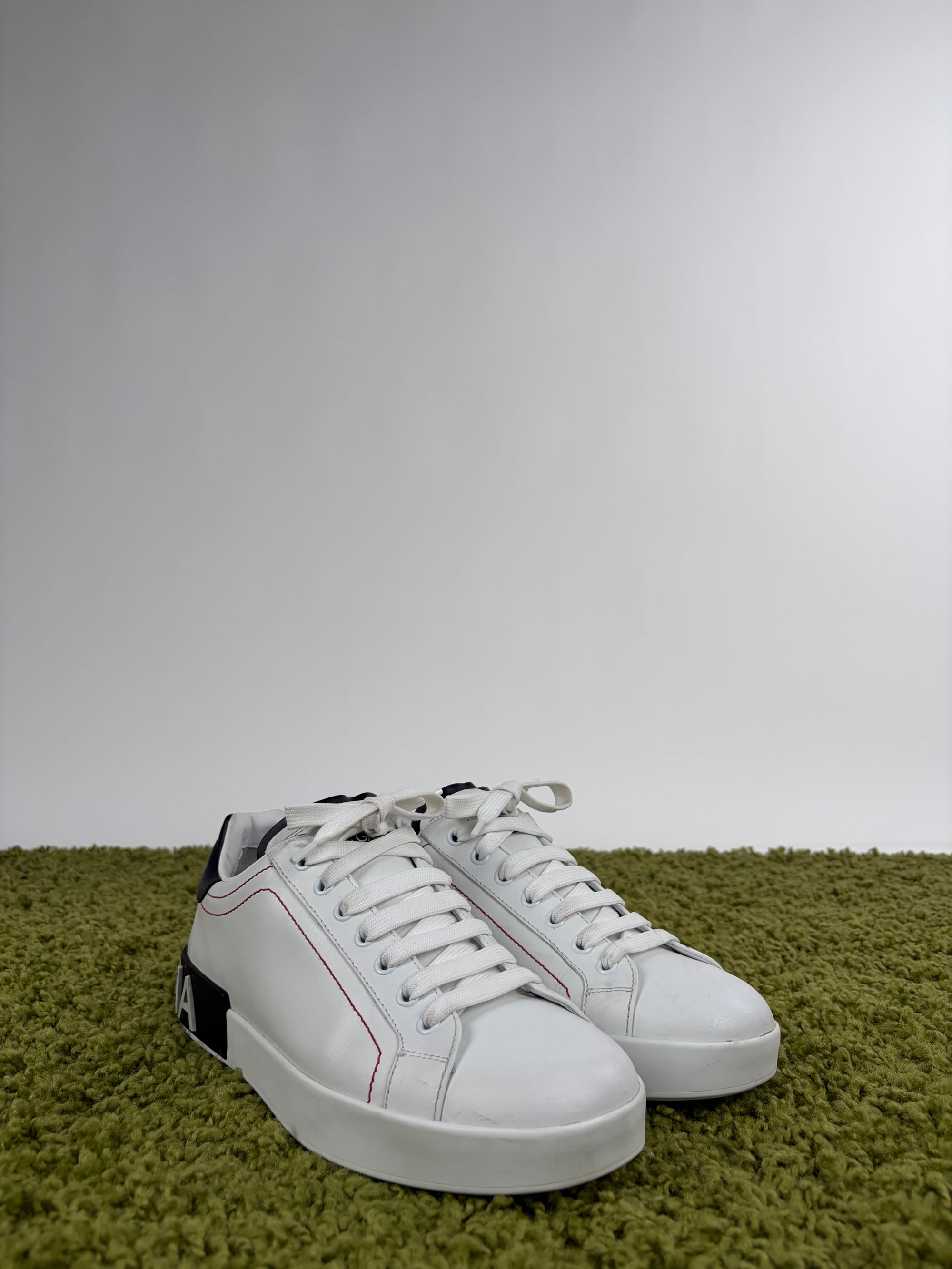 Dolce e gabbana Size 6.5=40.5 bianche e nere