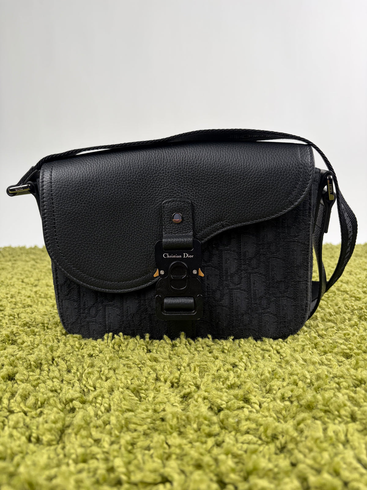 Borsa a tracolla Christian Dior Saddle con pattina Nero