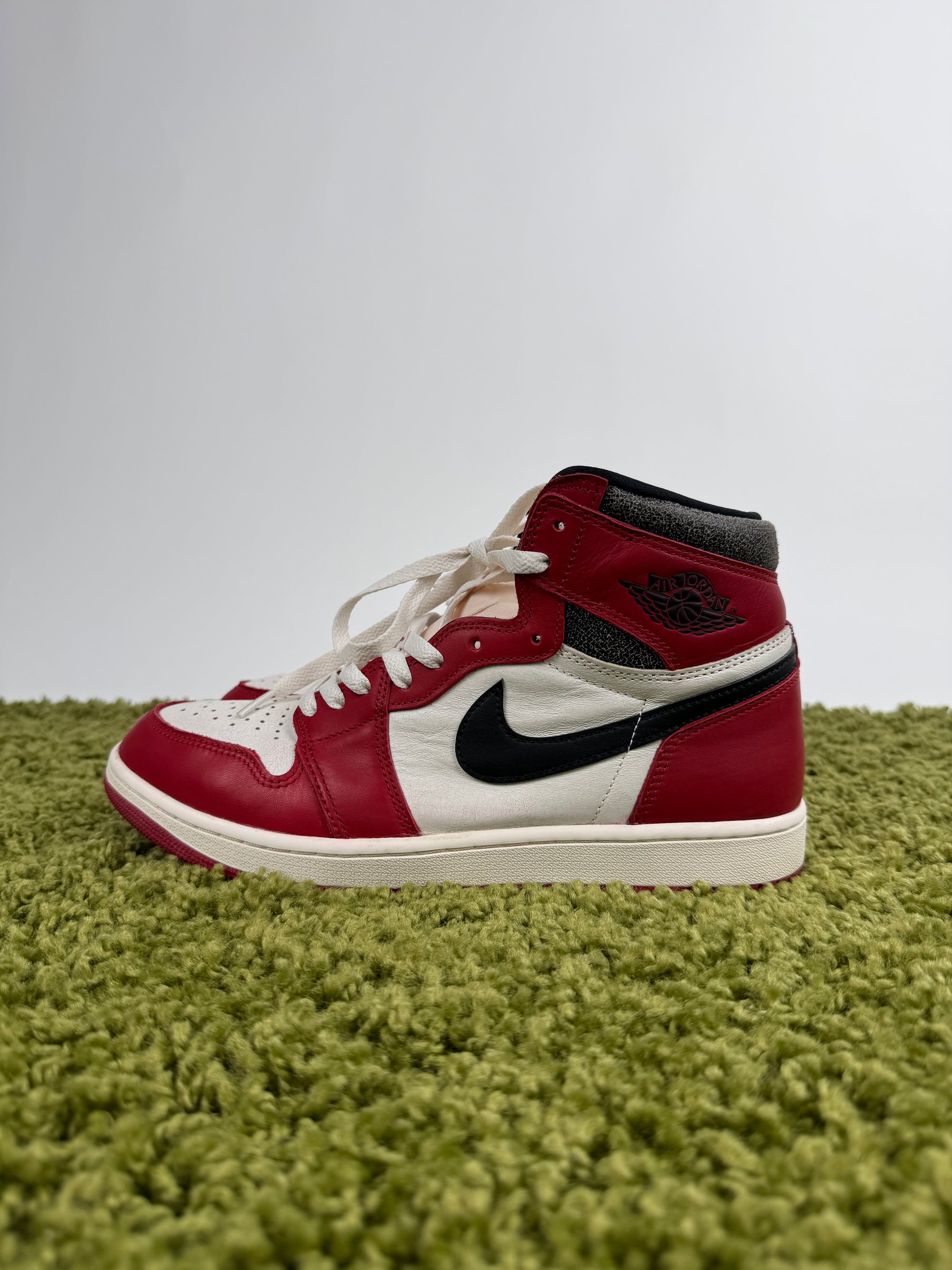 Nike Air Jordan 1 Retro High OG Chicago Lost and Found 44.5