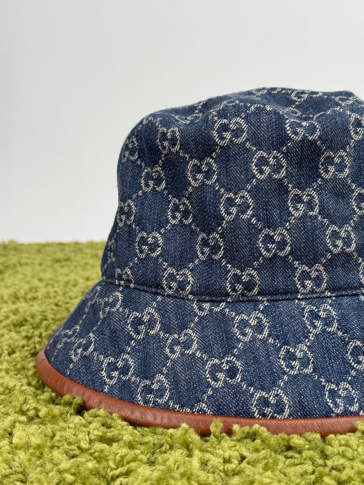 Cappello Gucci In denim Jacquard Monogram XL - Second Hand Di Fiore