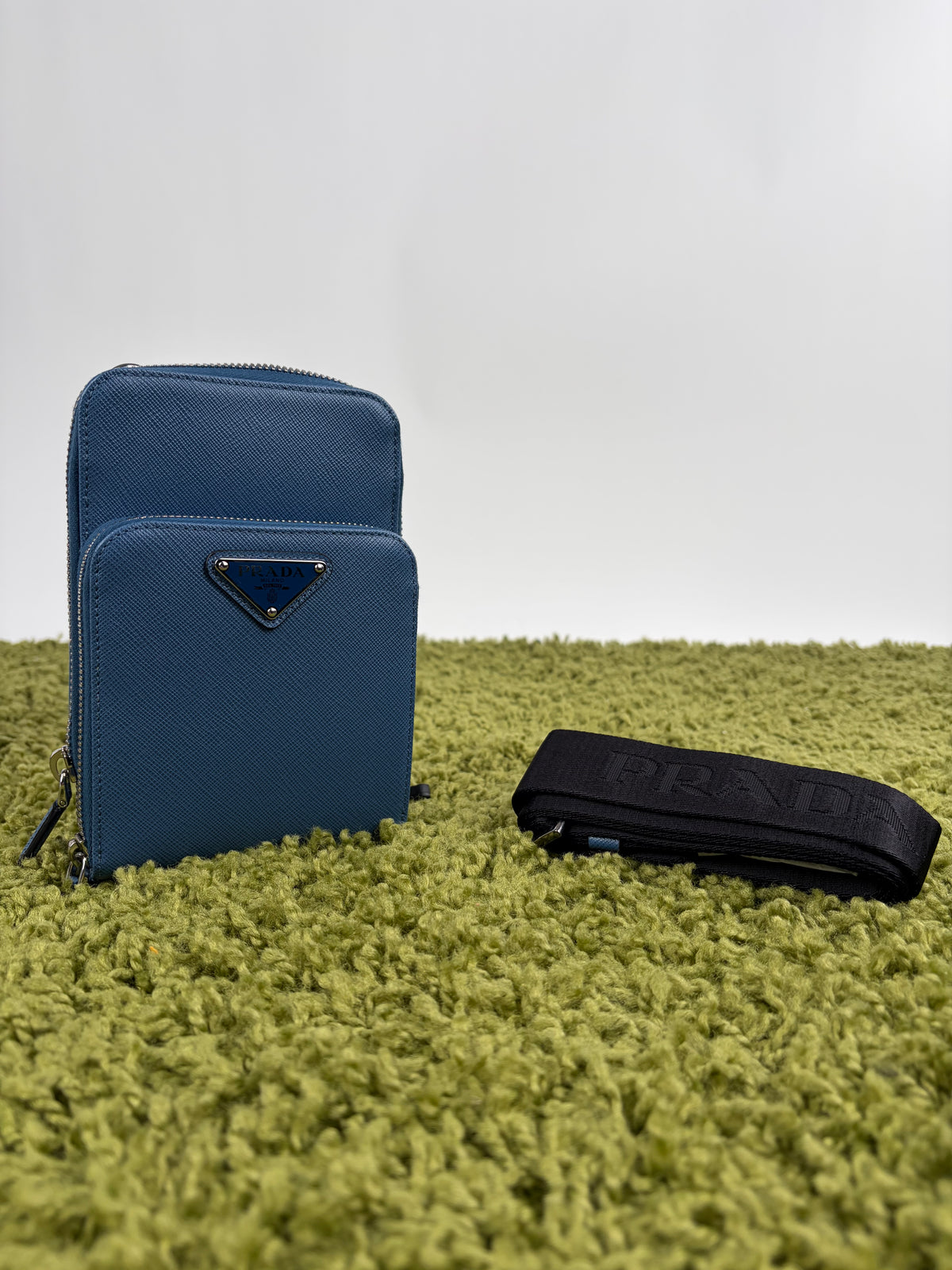 Borsa a tracolla Prada Smartphone Case Blu