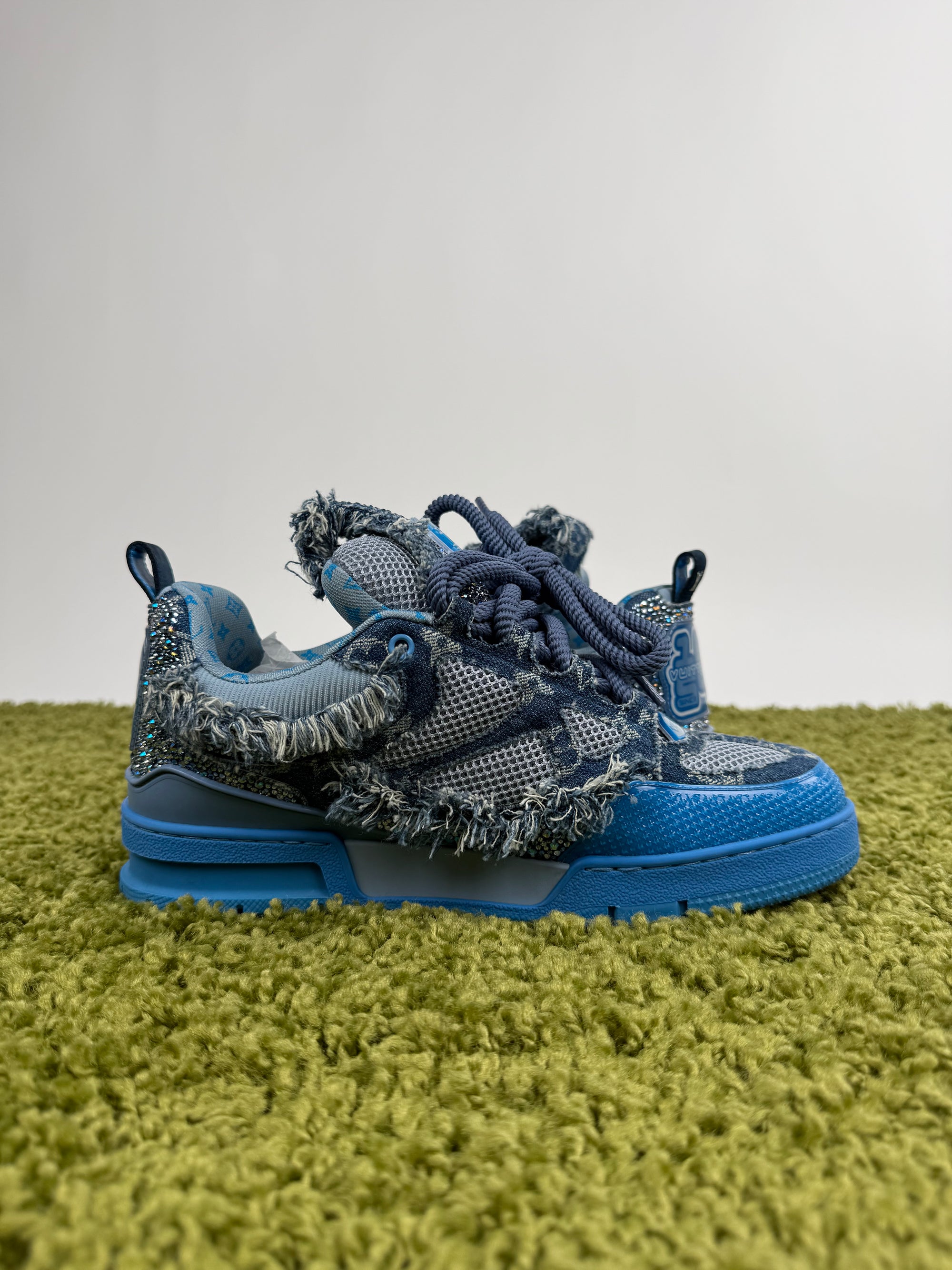 Louis Vuitton Skate in denim con dettagli swaroski 42 veste 43