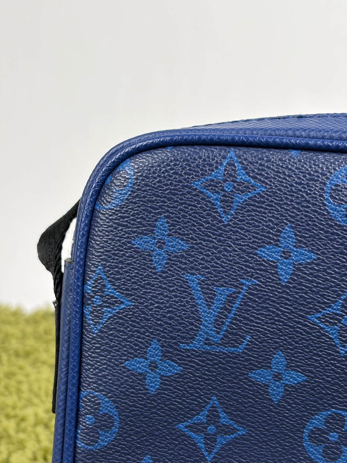 Borsa Louis Vuitton Outdoor Messenger Blu