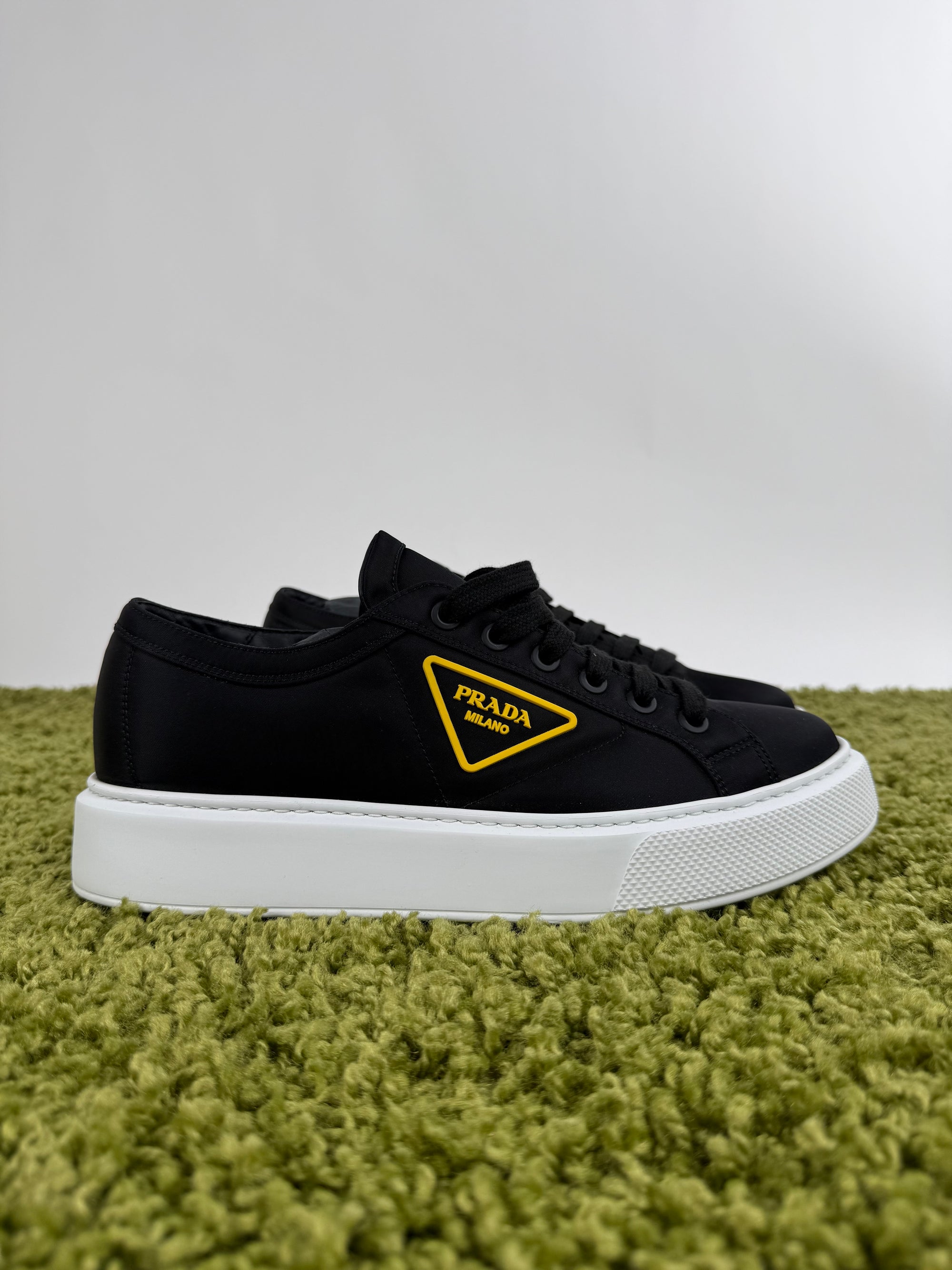 Sneaker In Nylon Prada Nere 9