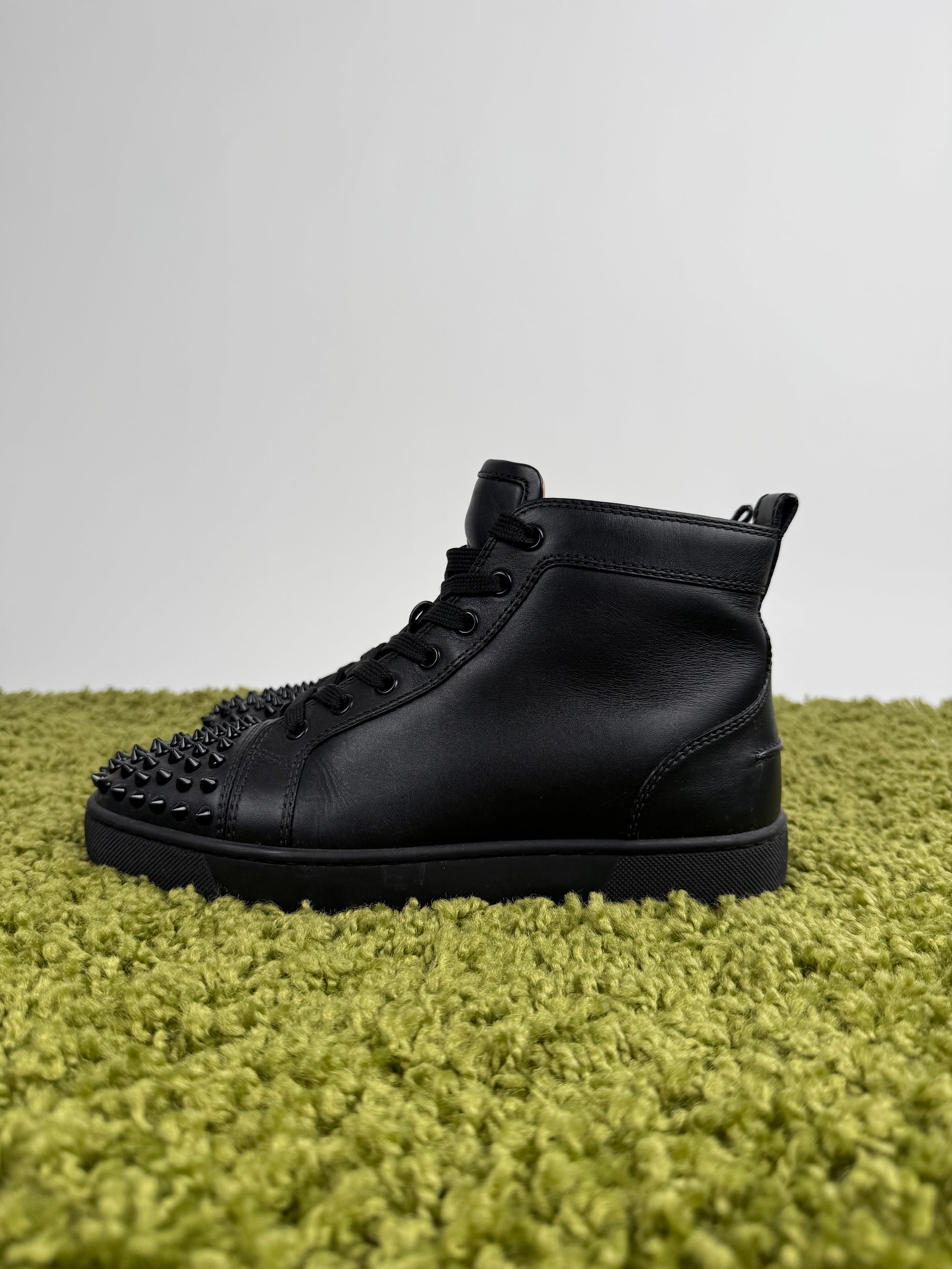 Christian Louboutin Spikes in Pelle Nera 40
