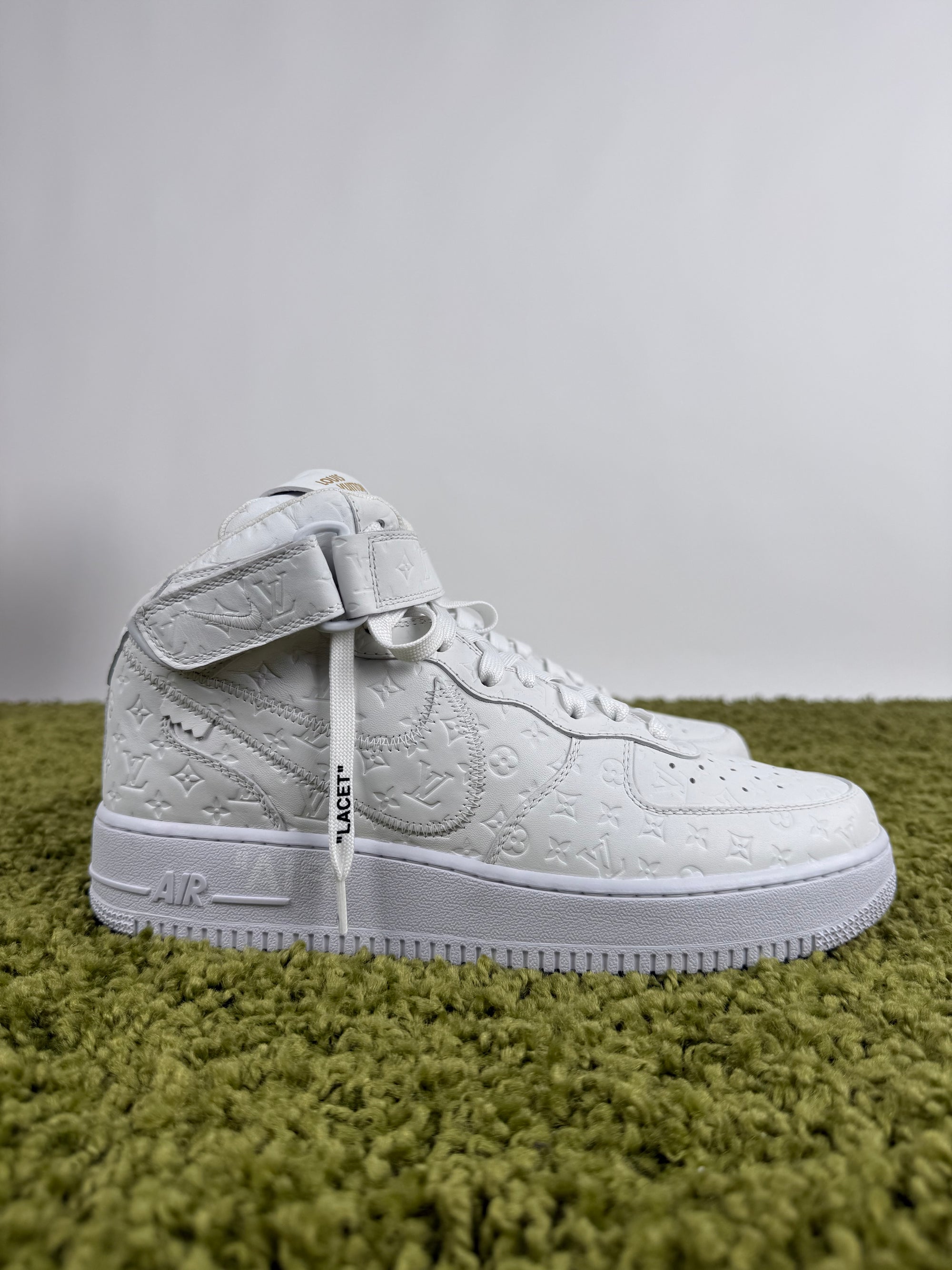 Louis Vuitton x Nike air force 1 High 42