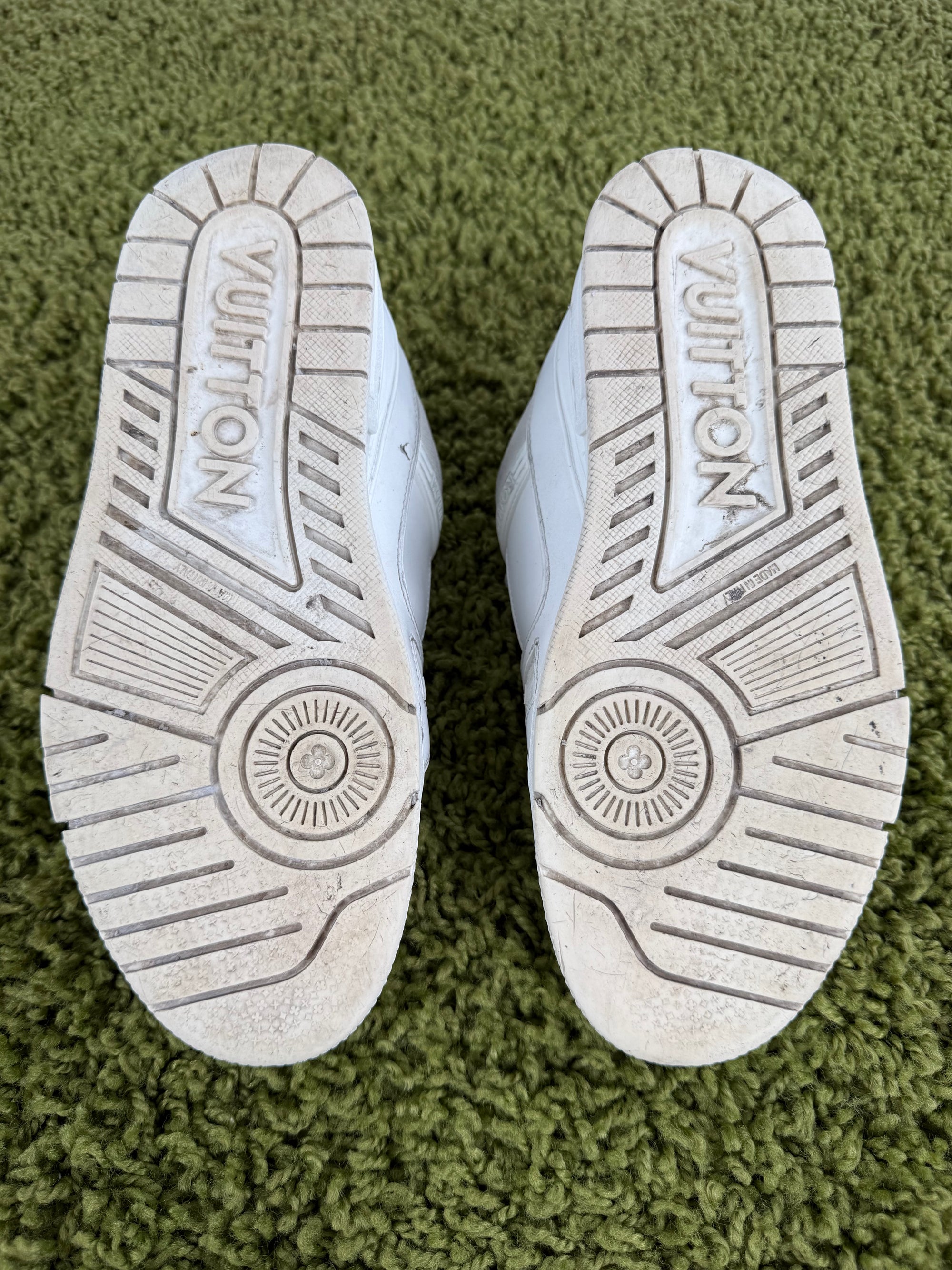 Louis Vuitton Trainer Bianca 7.5