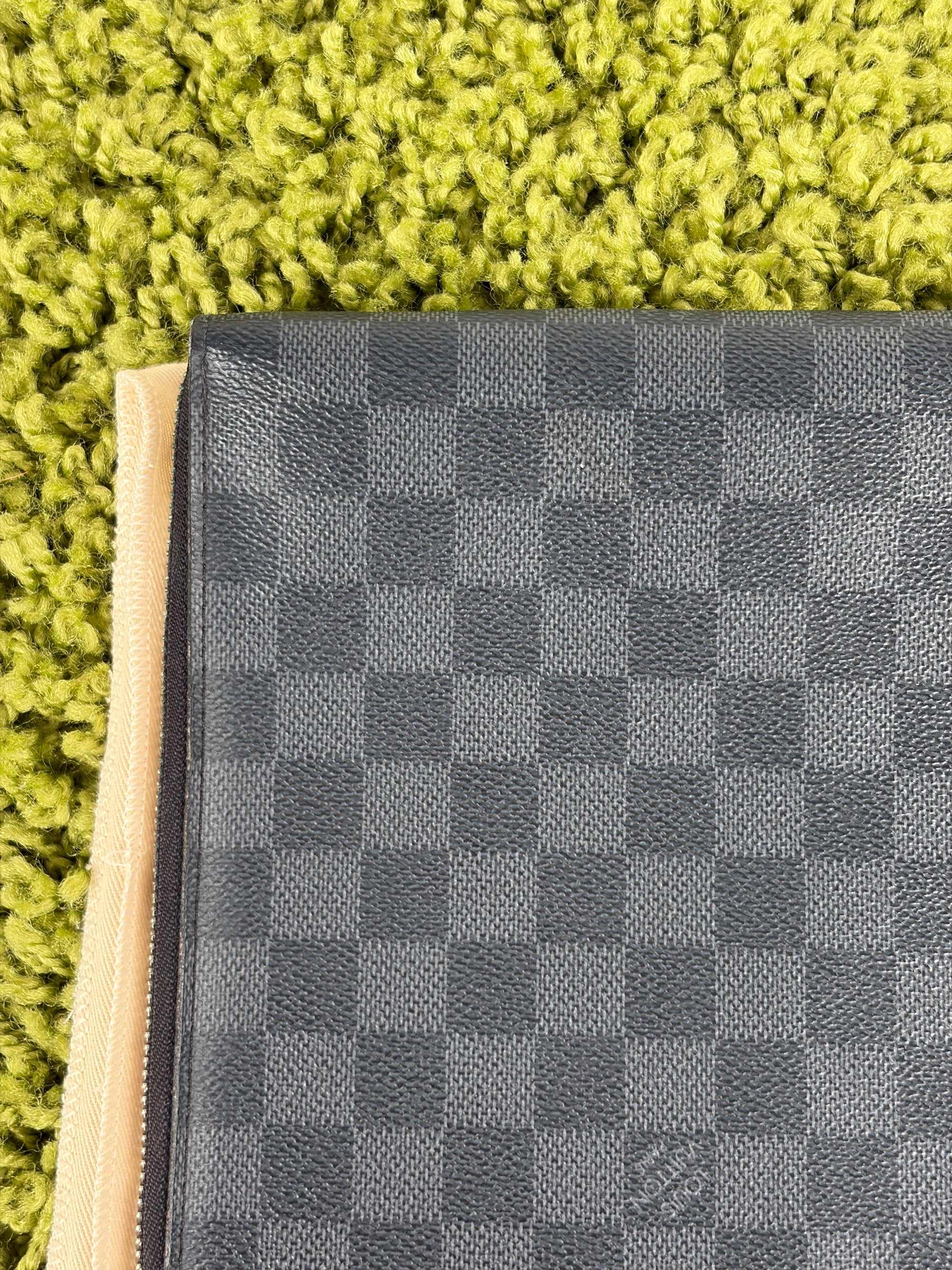 Pochette Louis vuitton voyage nera