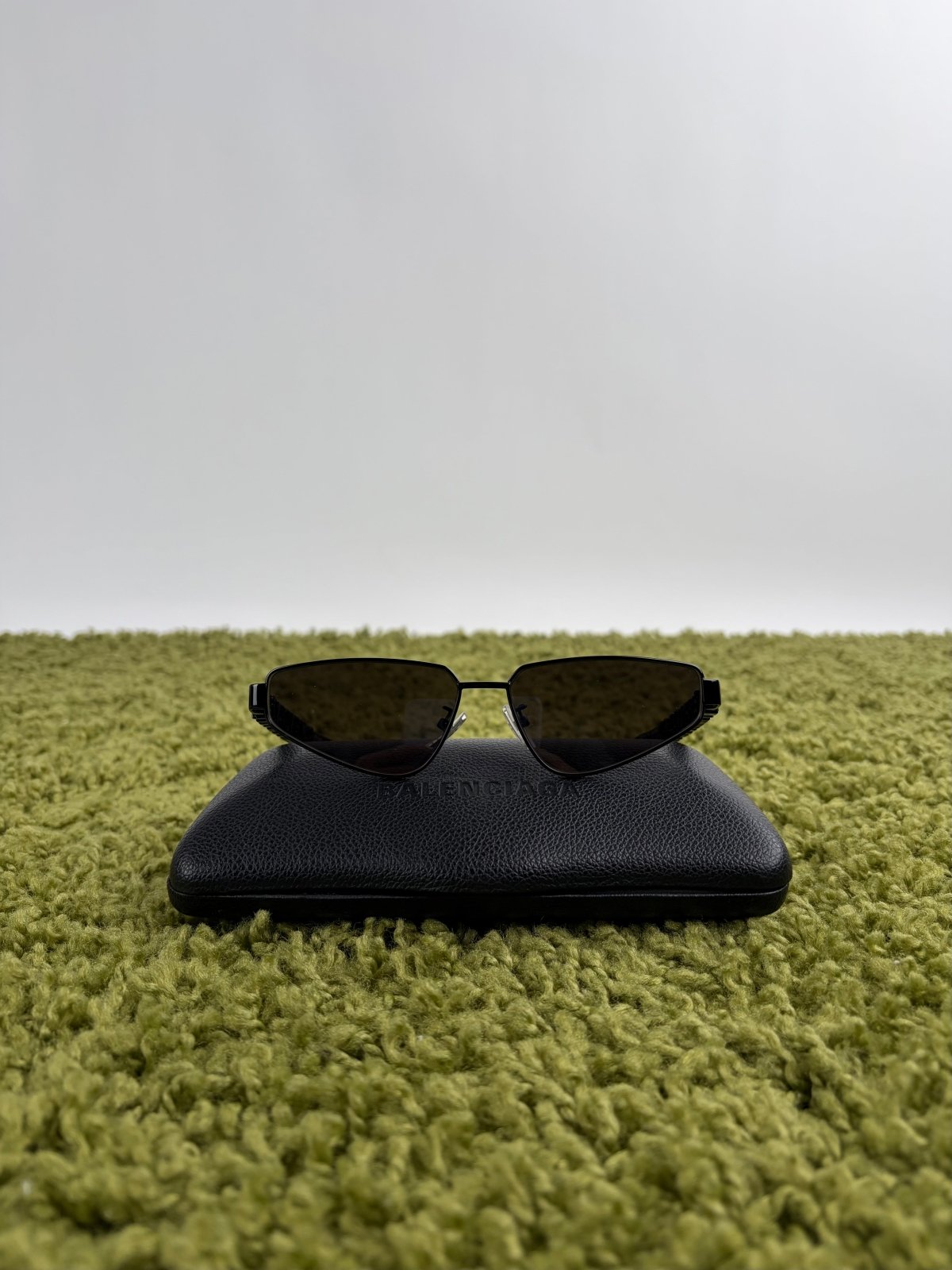 Occhiali da sole Balenciaga BB0107S Con Montatura Cat Eye Neri - Second Hand Di Fiore