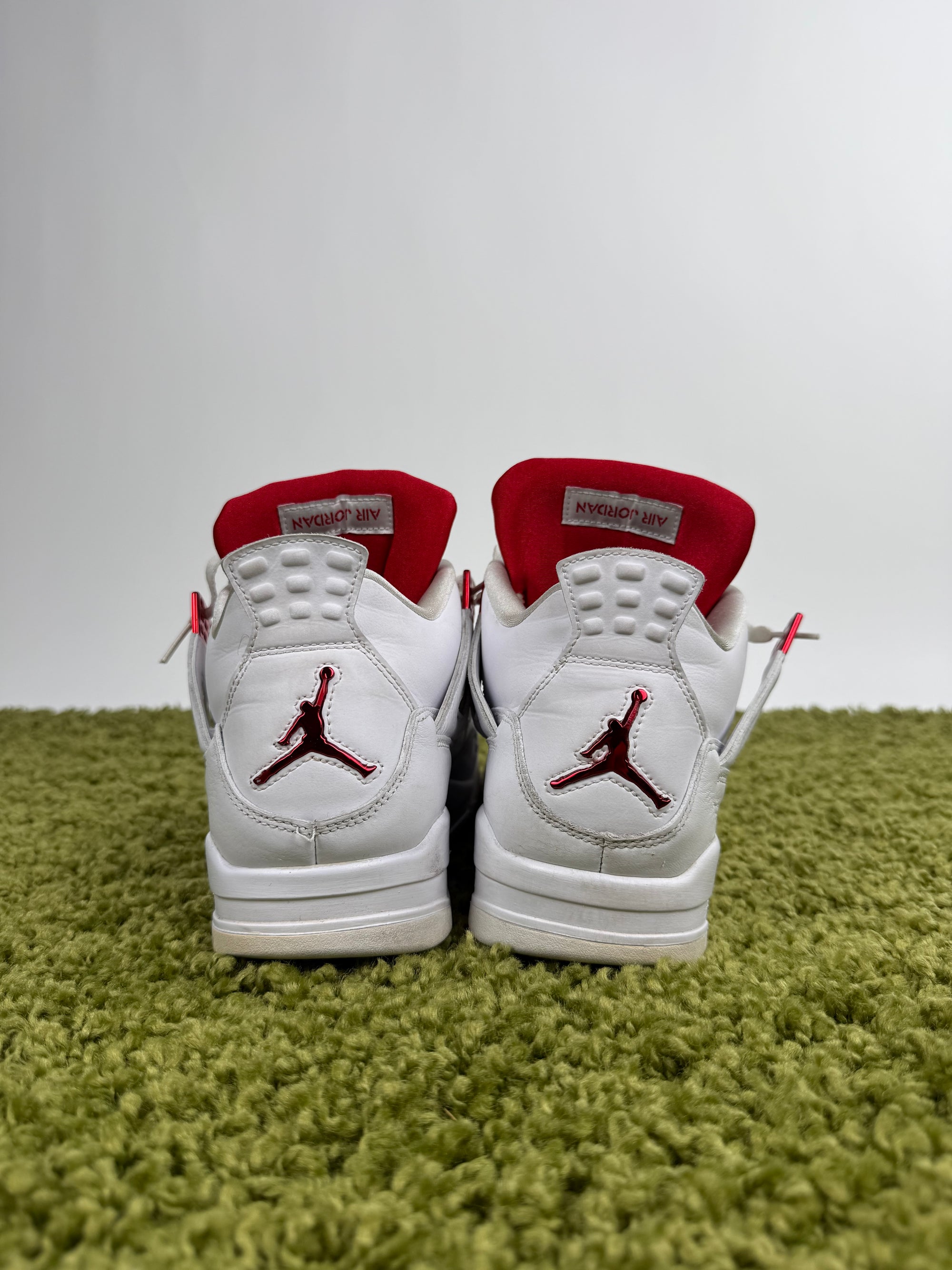 Jordan 4 Retro Metallic Red 44
