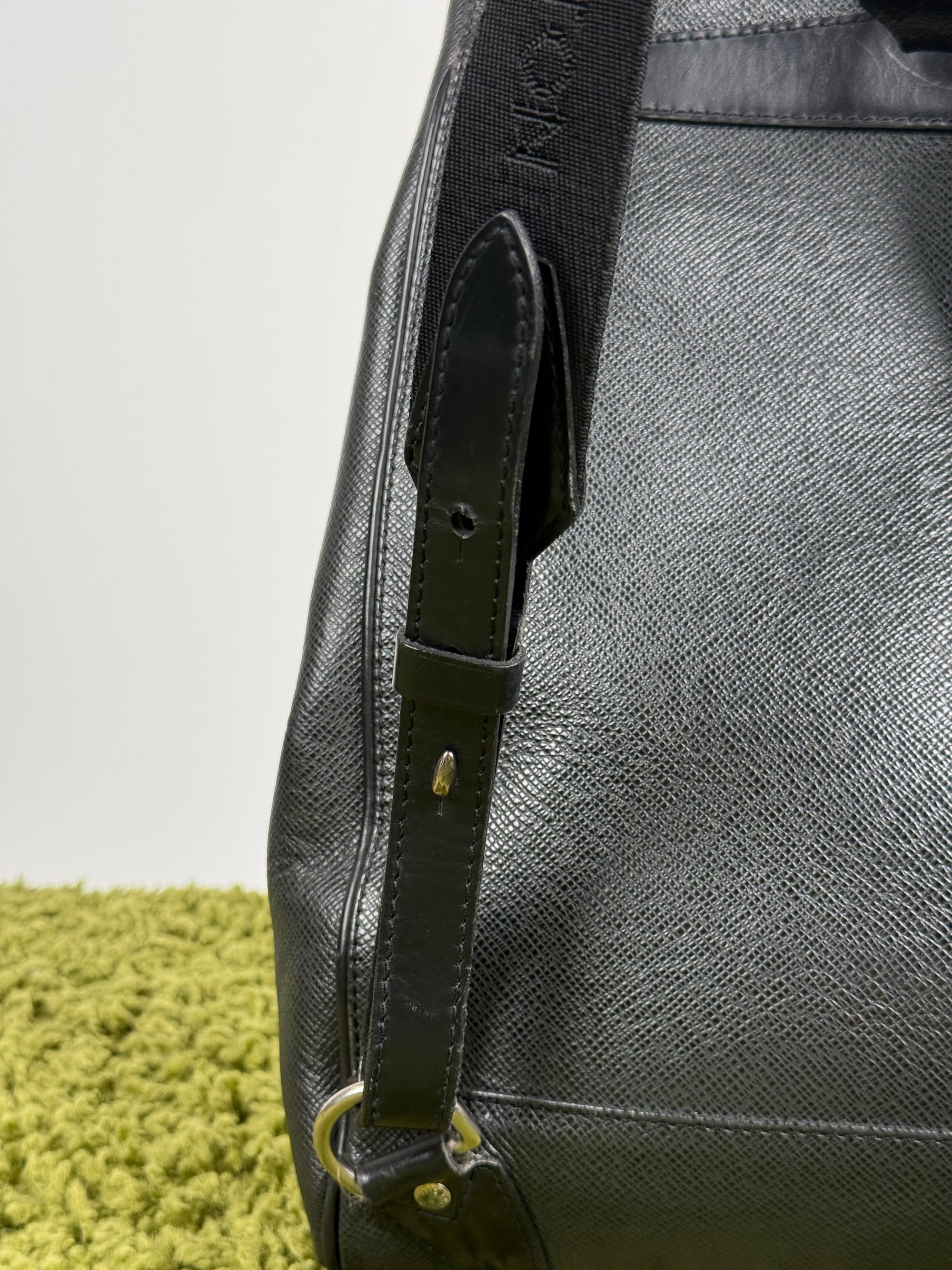 Zaino Cassiar Louis Vuitton in pelle Taiga Nero