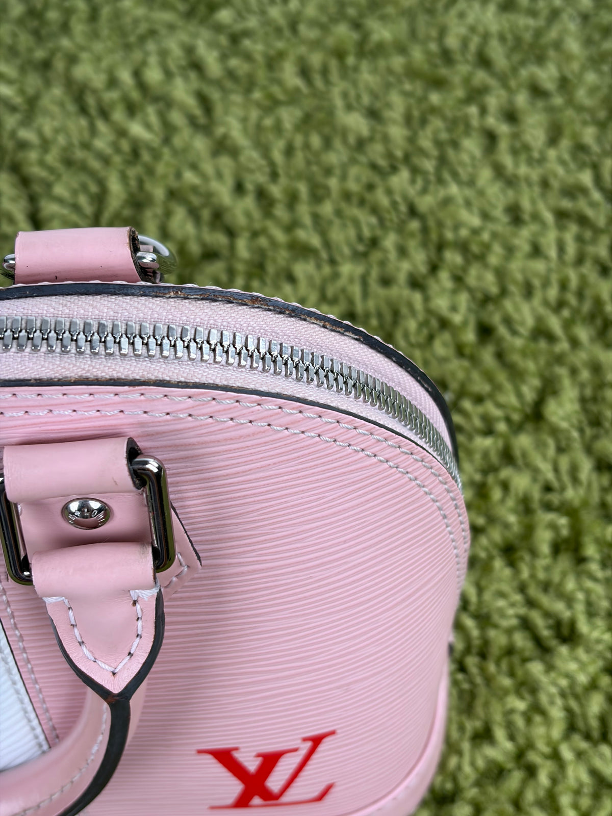 Borsa Louis Vuitton Alma BB Rosa