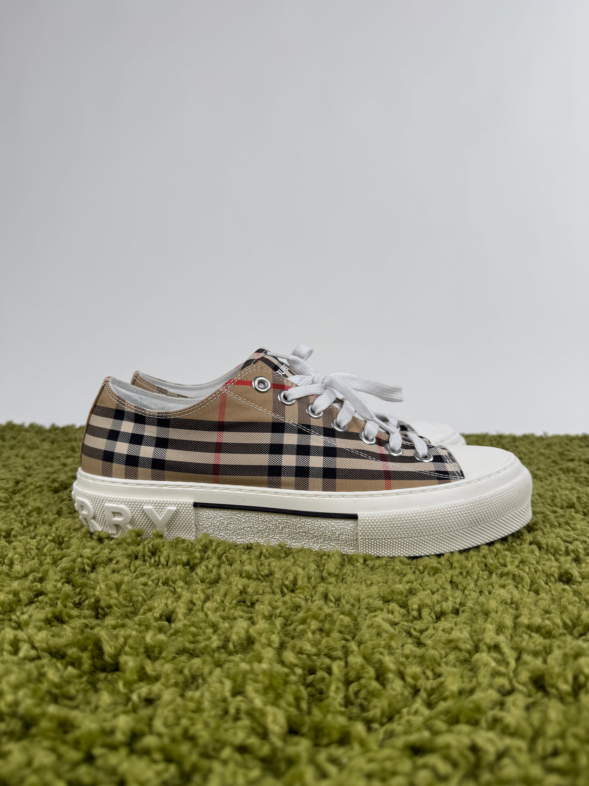 Burberry Check Beige 44