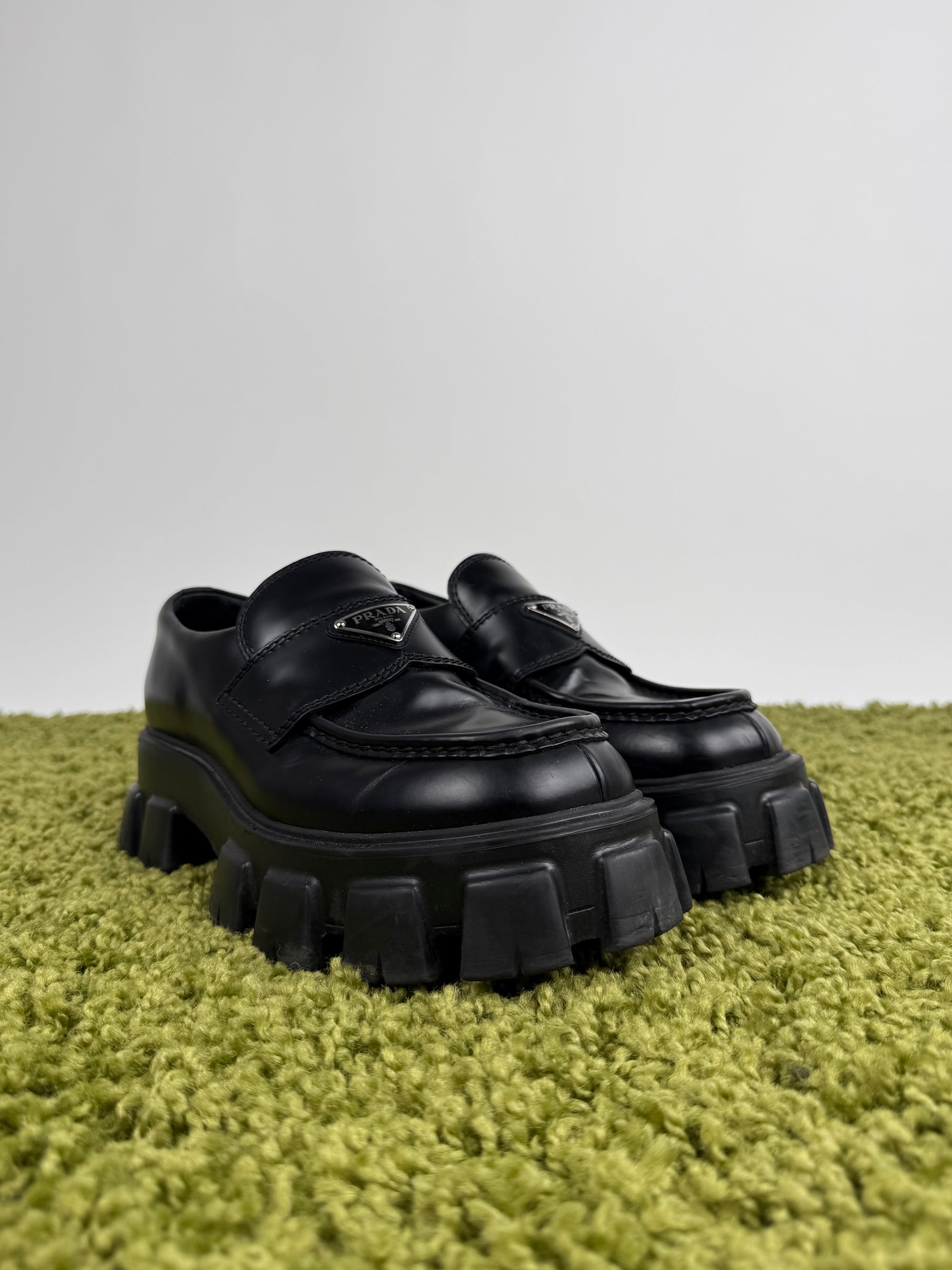 Mocassini Prada Neri in pelle 8.5