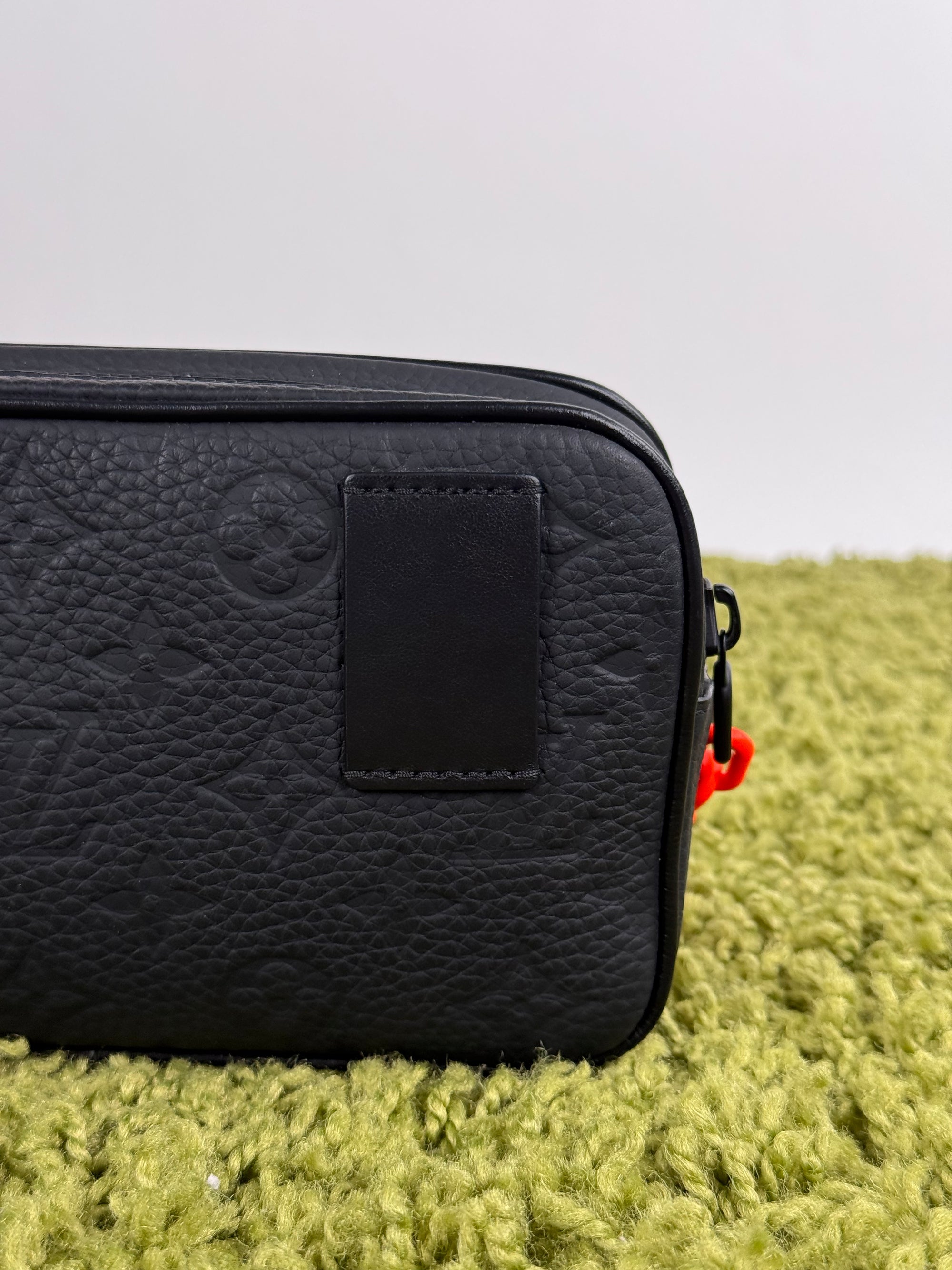 Pochette Volga Monogram Louis Vuitton Nera