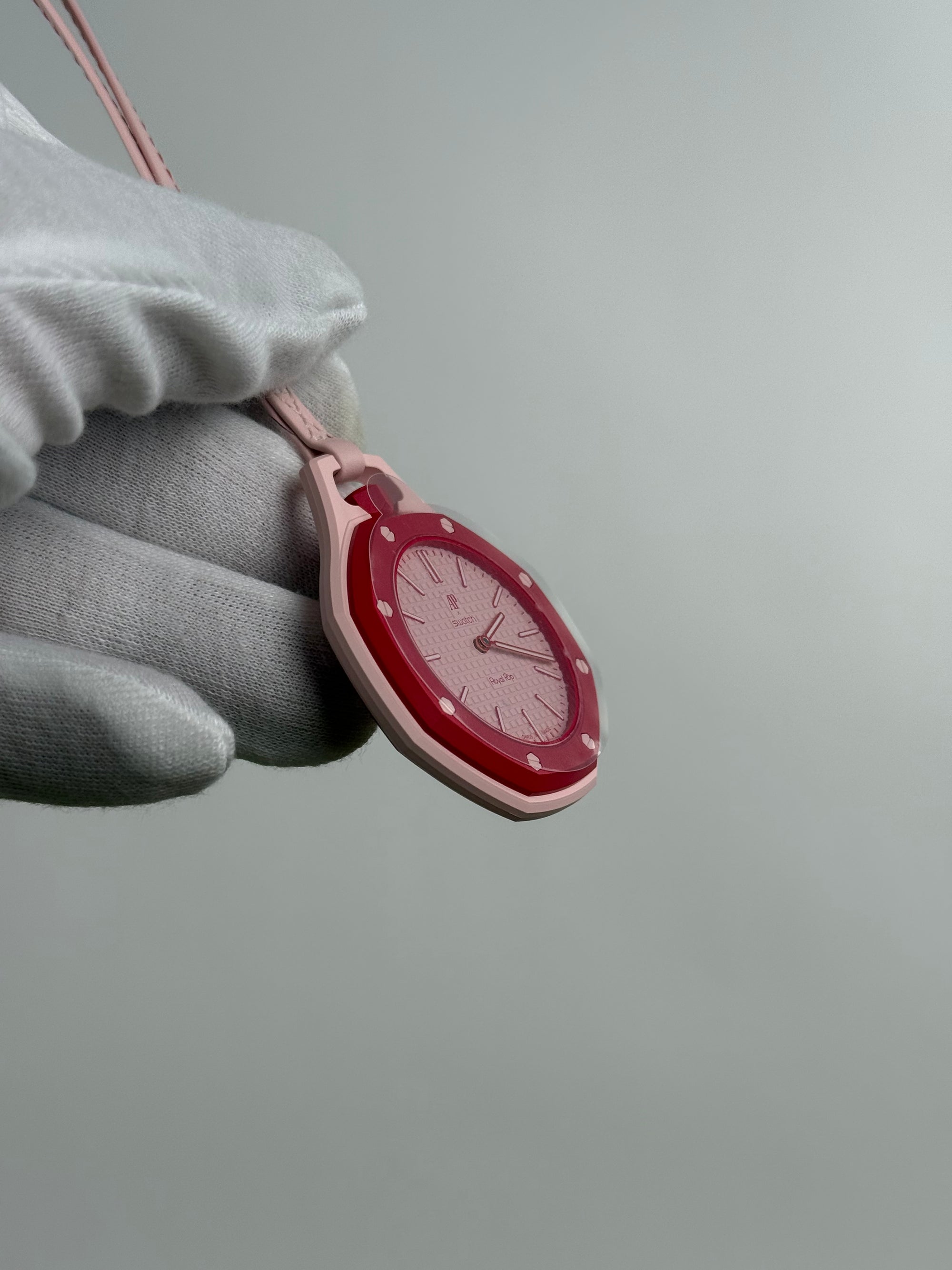 Audemars Piguet x Swatch della collezione Bioceramic Royal Pop