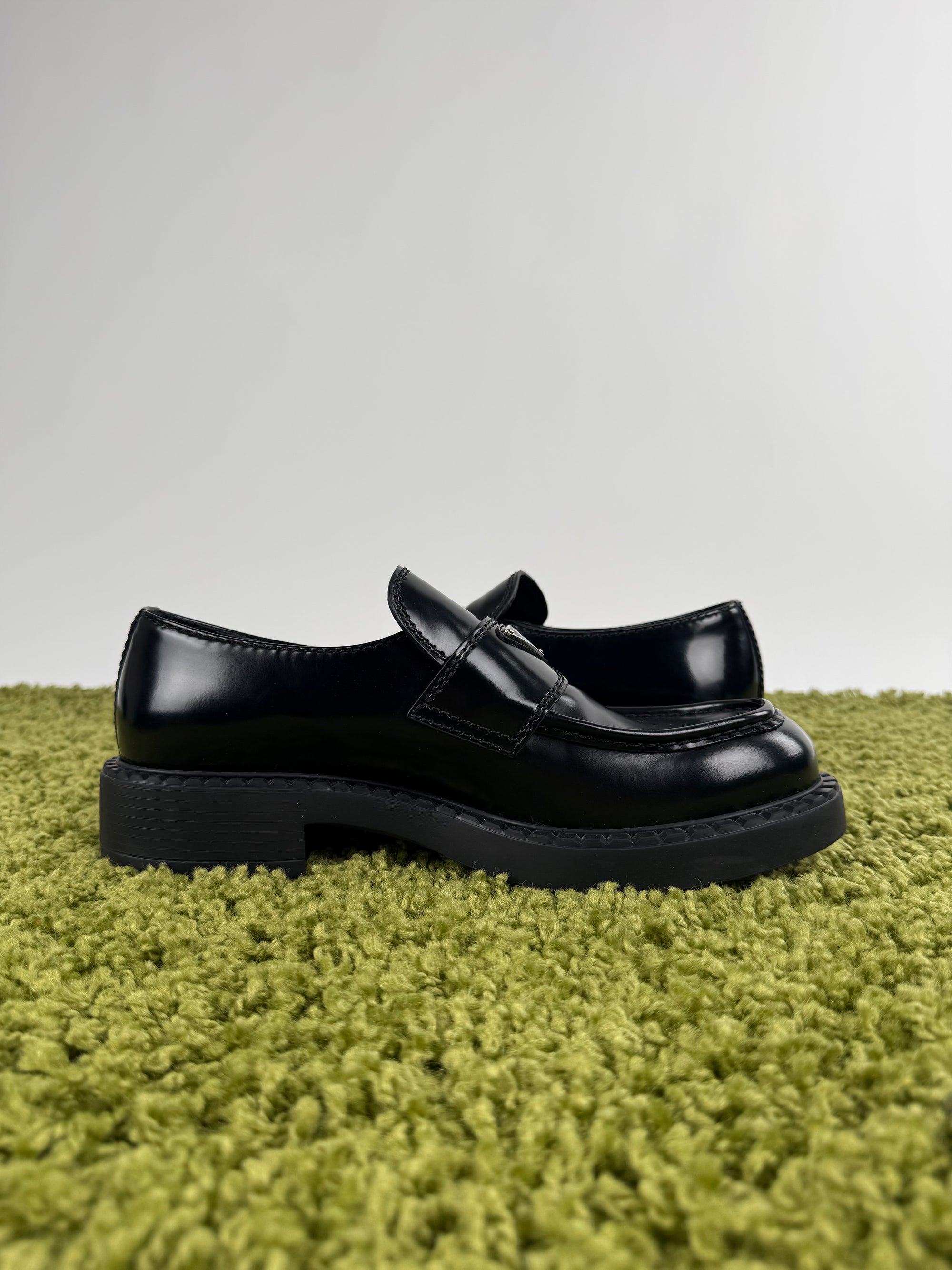 Mocassini Prada Neri 10