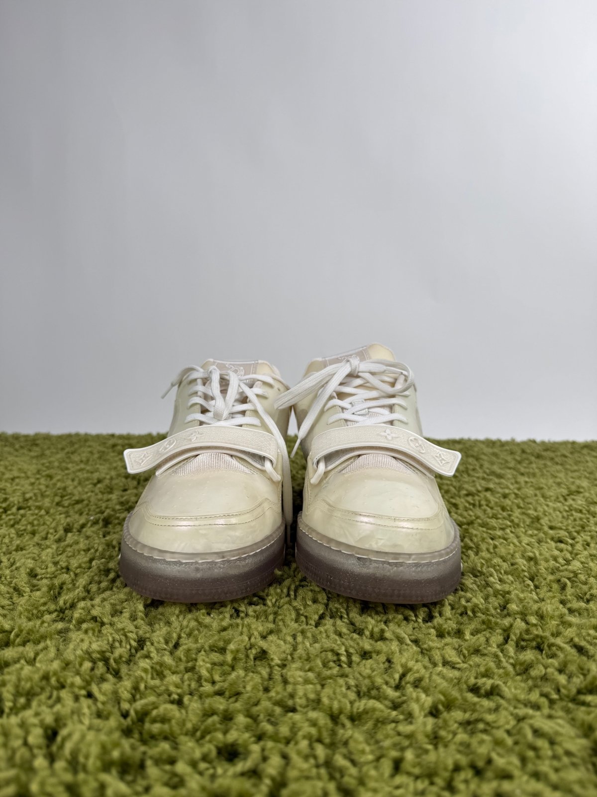 Louis Vuitton Trainer Trasparente con strappo 10 - Second Hand Di Fiore