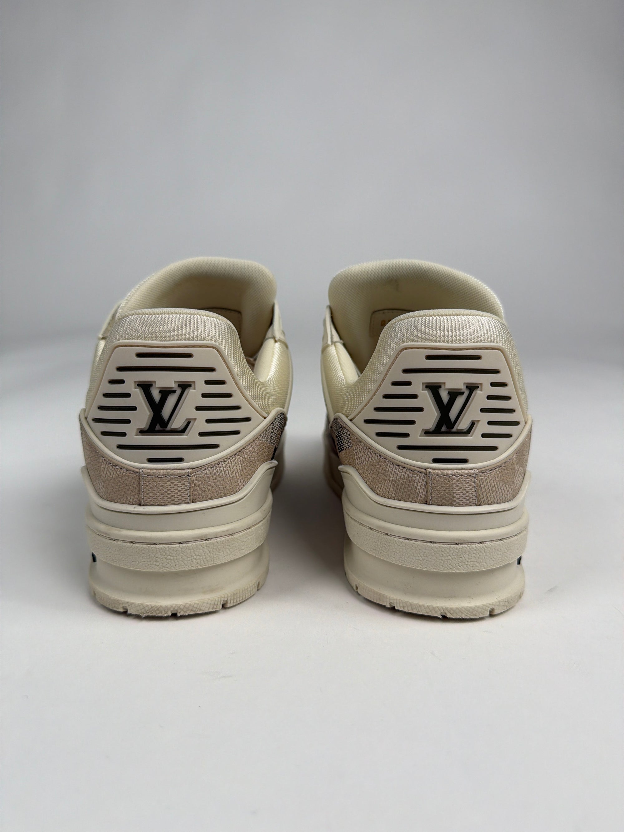 Louis Vuitton trainer Size 6=40 veste 41