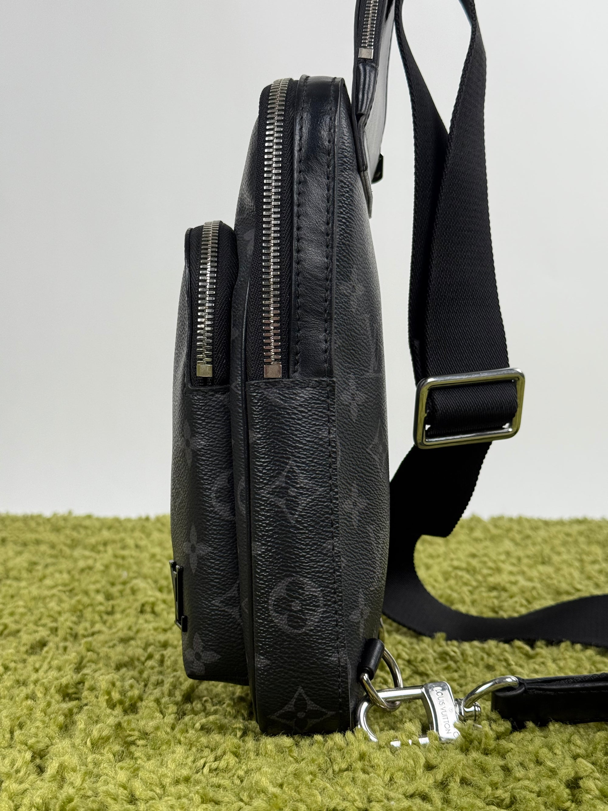 Zaino Monospalla Avenue Louis Vuitton Nero