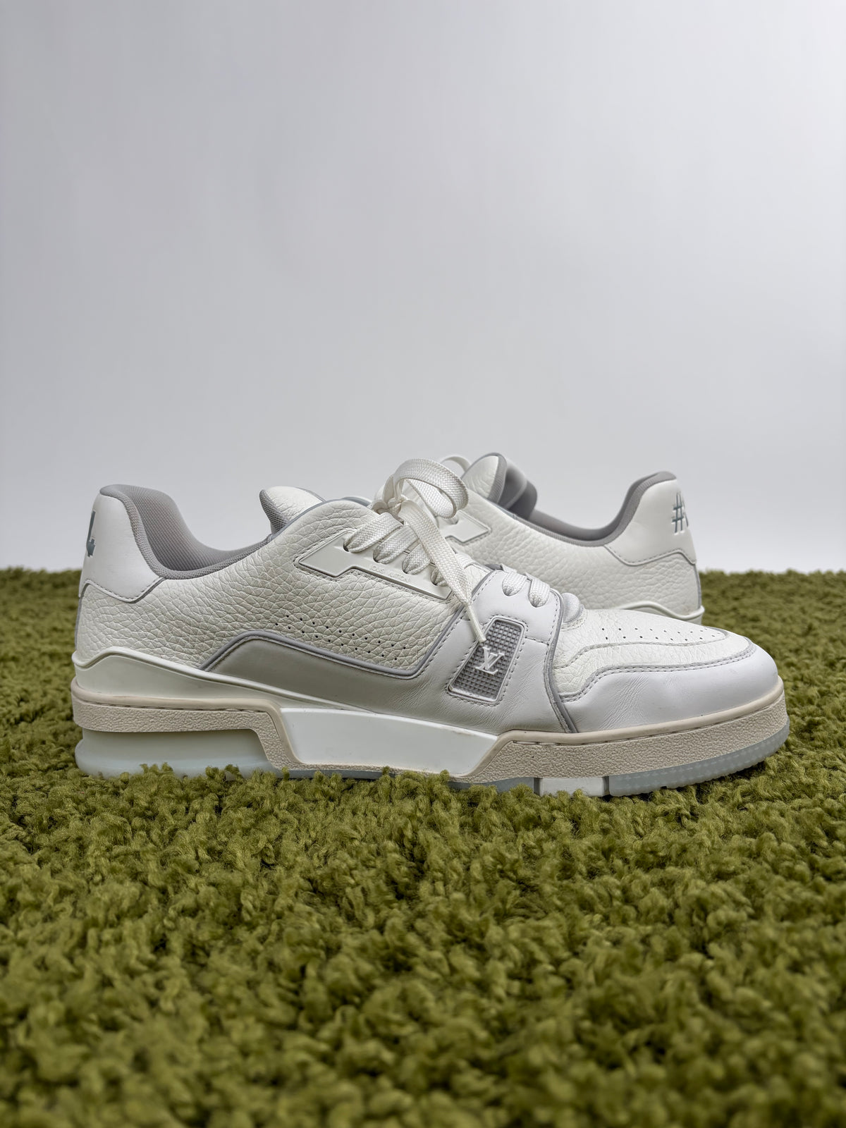 Louis Vuitton Trainer Bianca 9.5